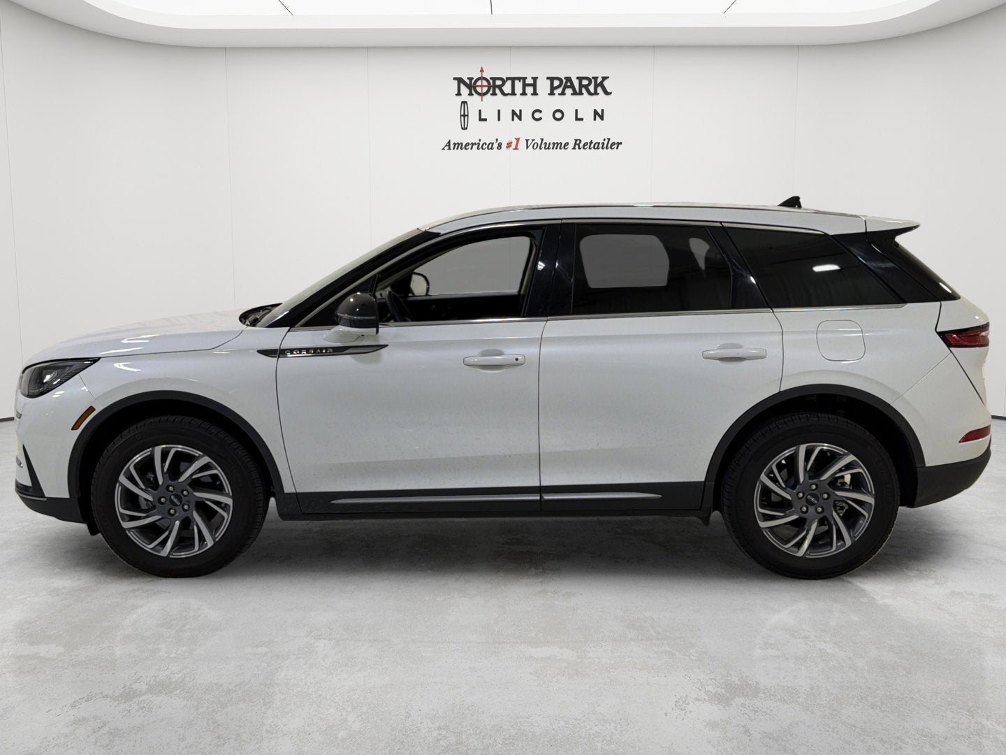 2023 Lincoln Corsair Standard