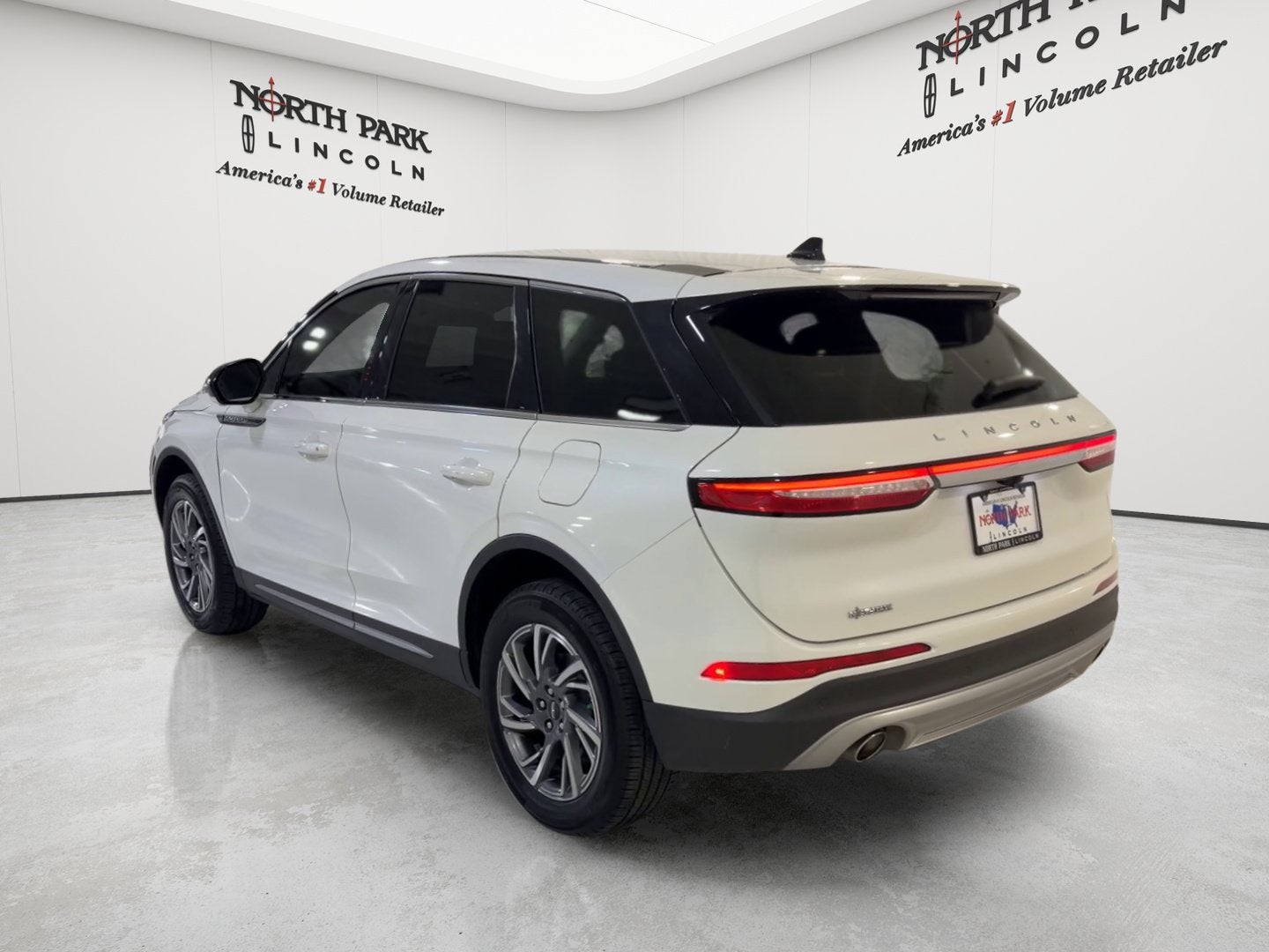 2023 Lincoln Corsair Standard