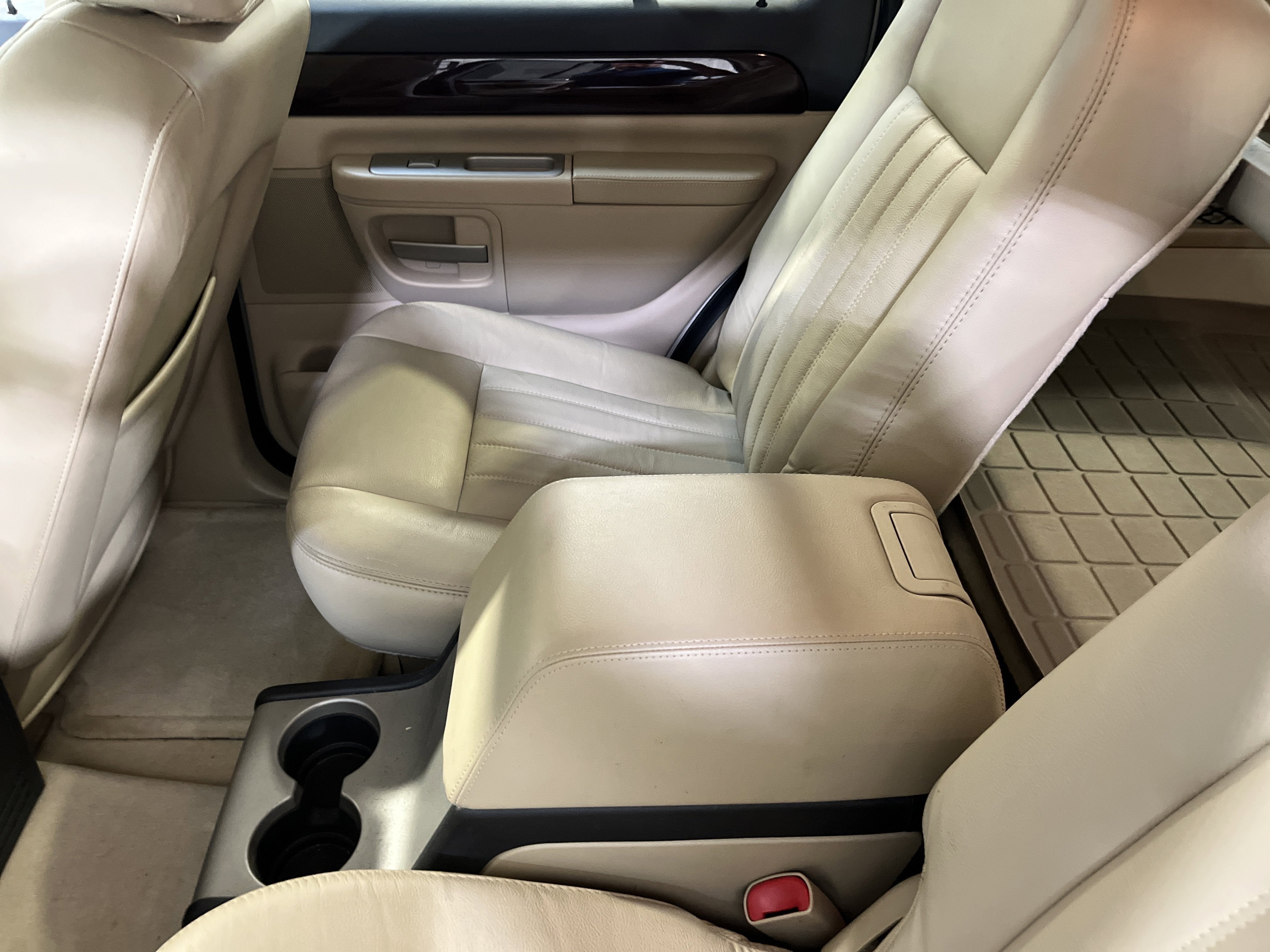 2005 Lincoln Aviator Luxury