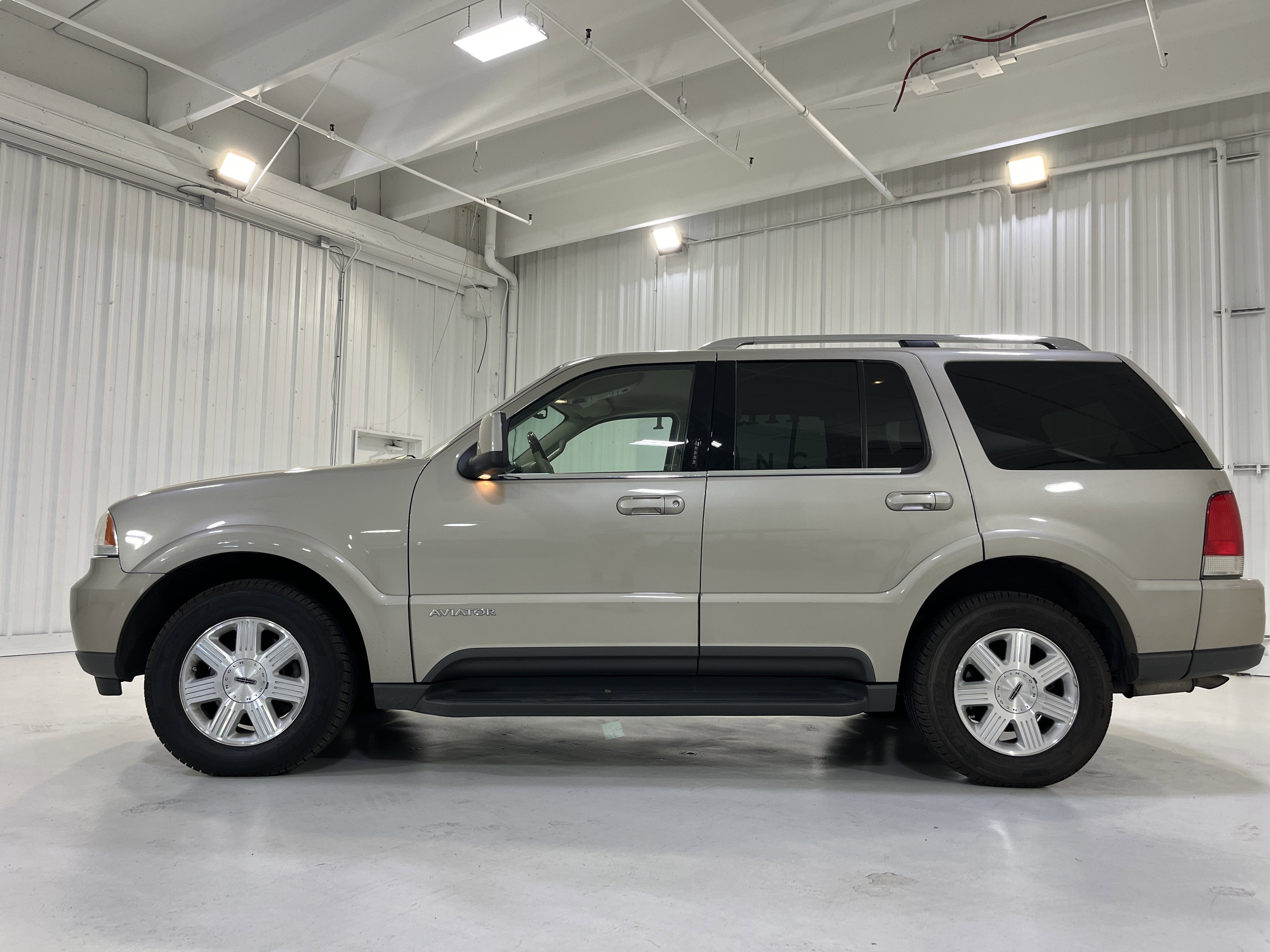 2005 Lincoln Aviator Luxury
