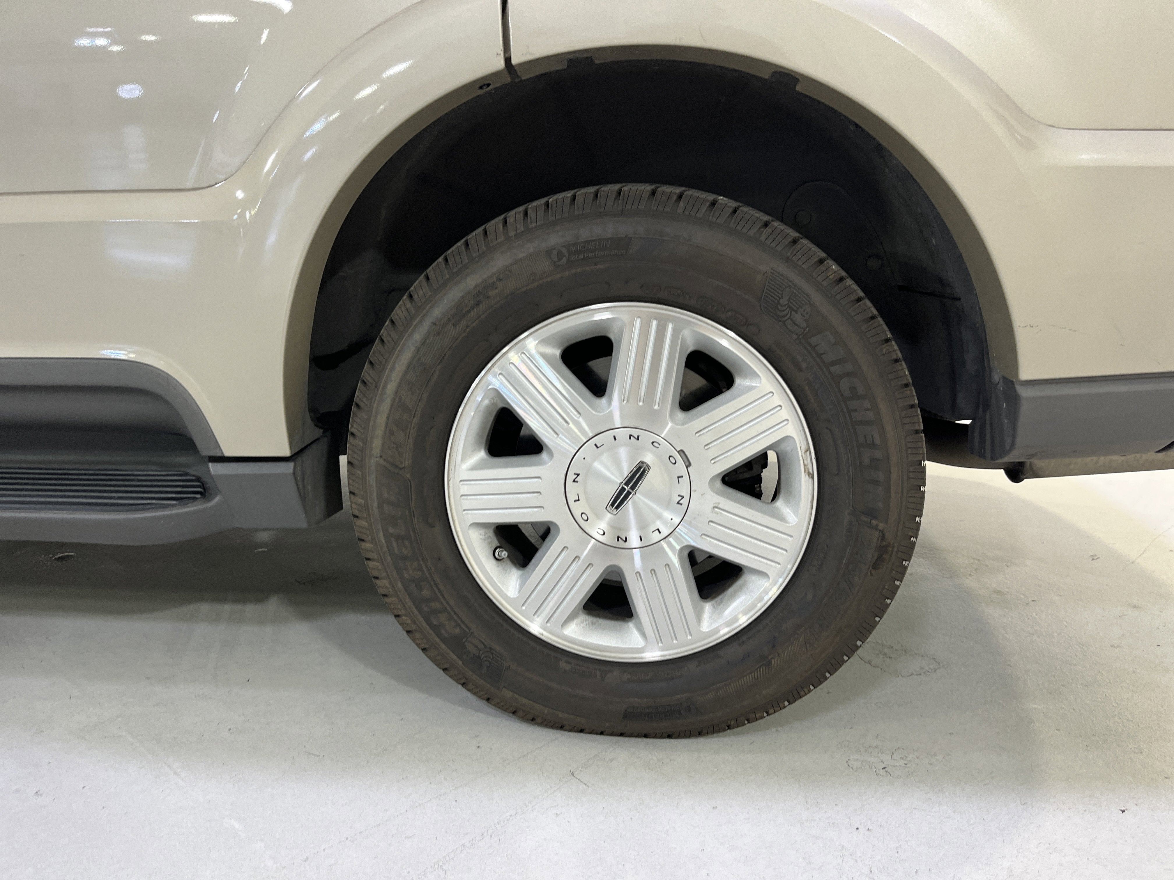 2005 Lincoln Aviator Luxury