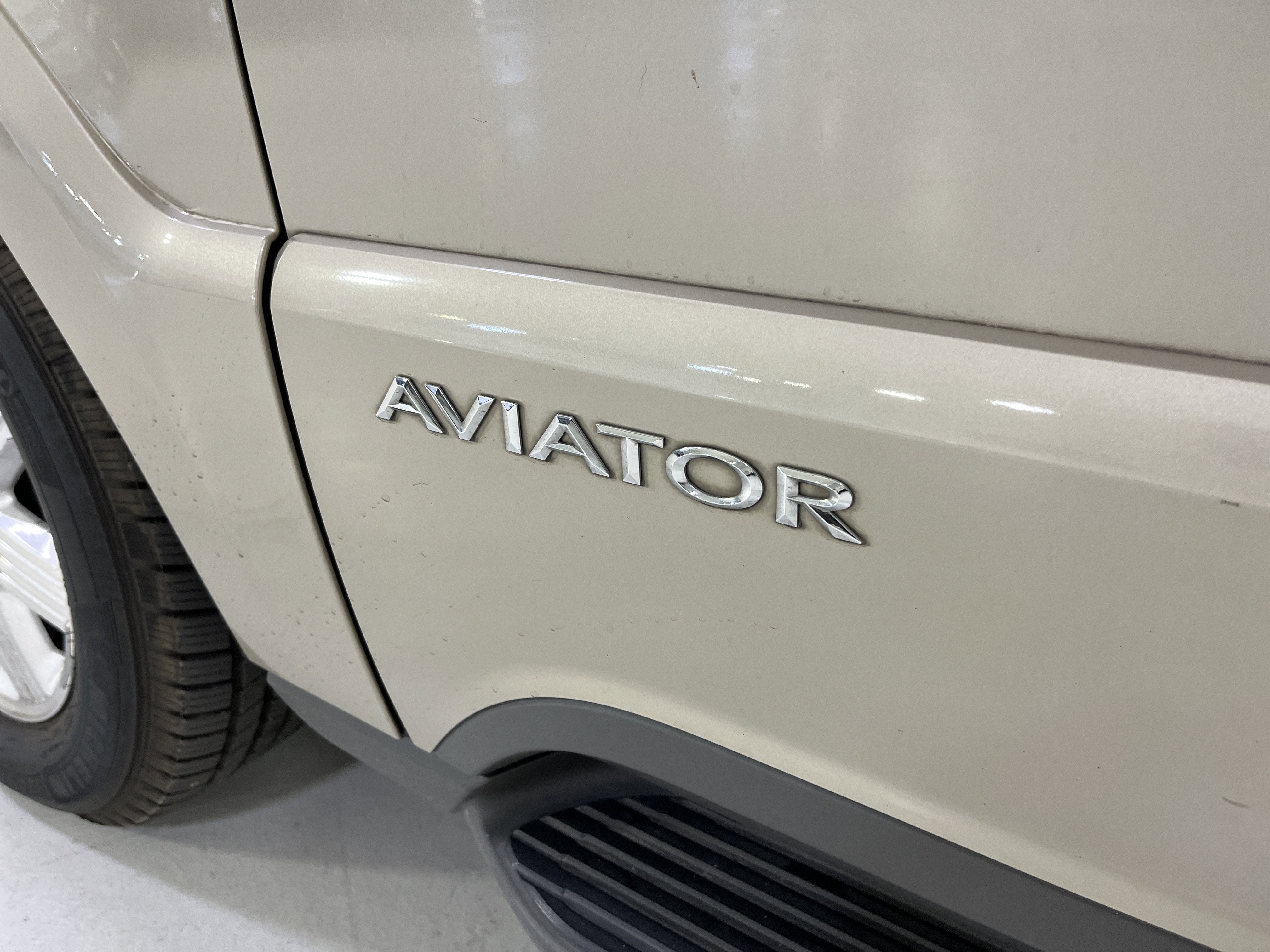 2005 Lincoln Aviator Luxury