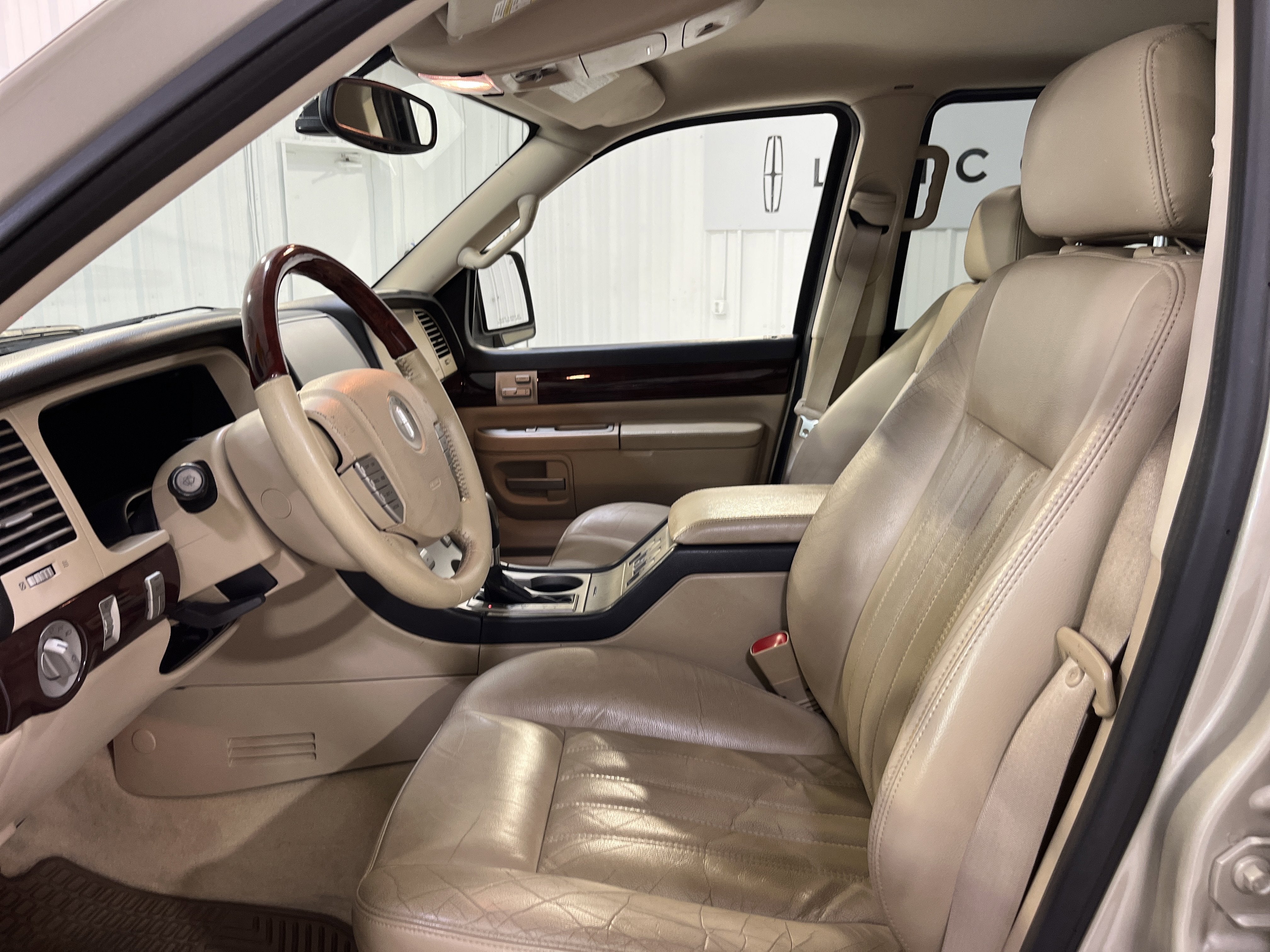 2005 Lincoln Aviator Luxury