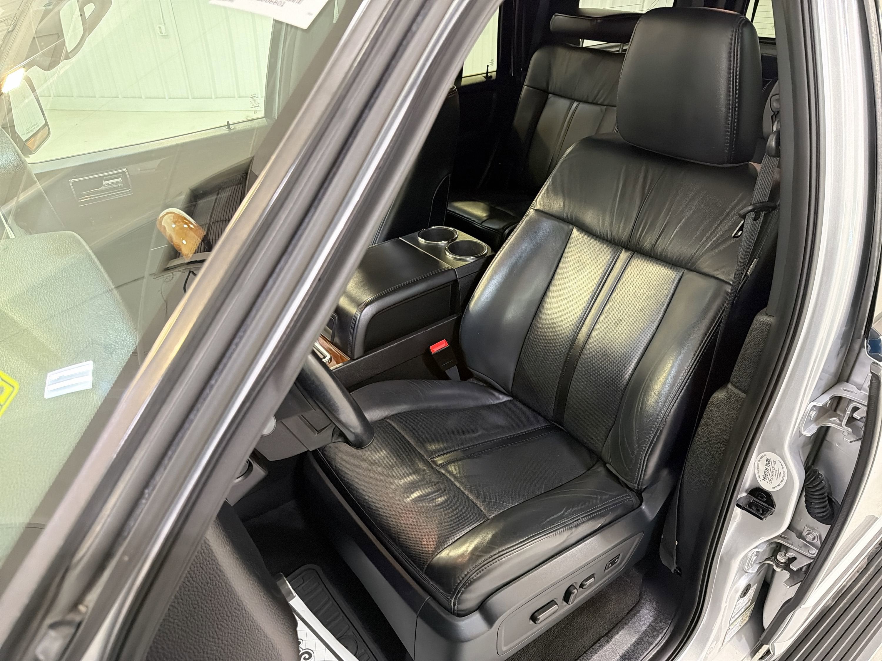 2015 Lincoln Navigator Base