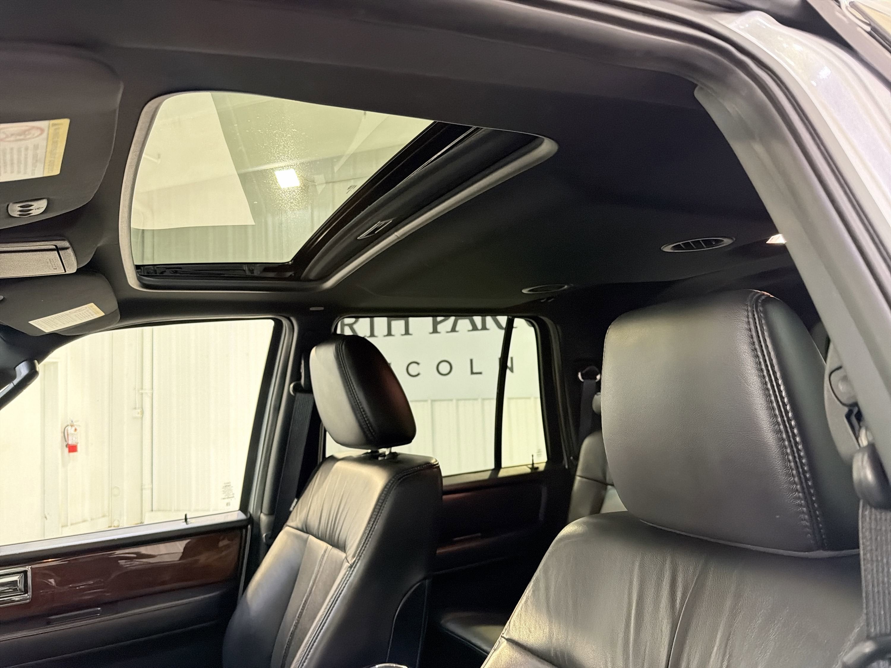 2015 Lincoln Navigator Base