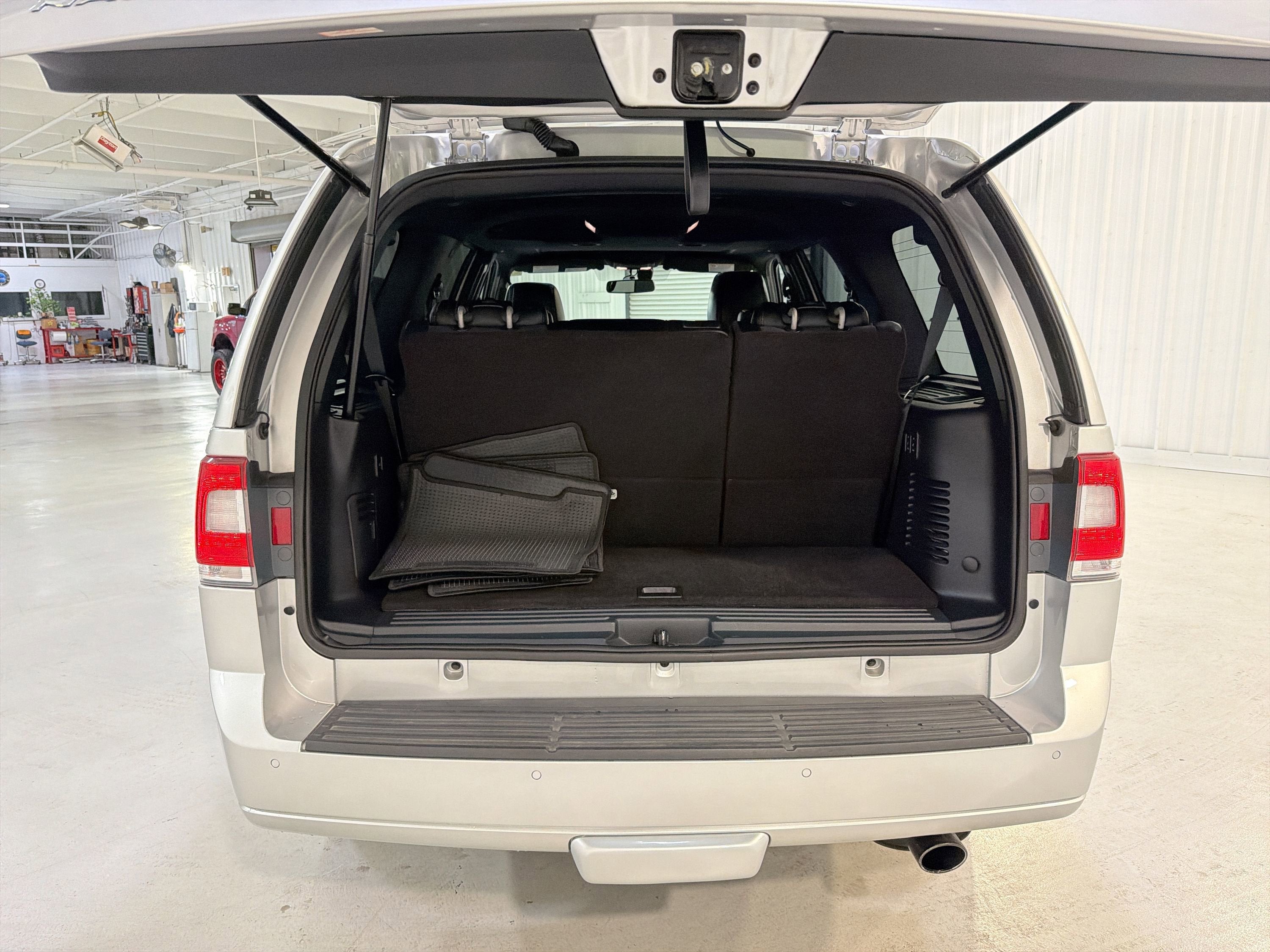 2015 Lincoln Navigator Base