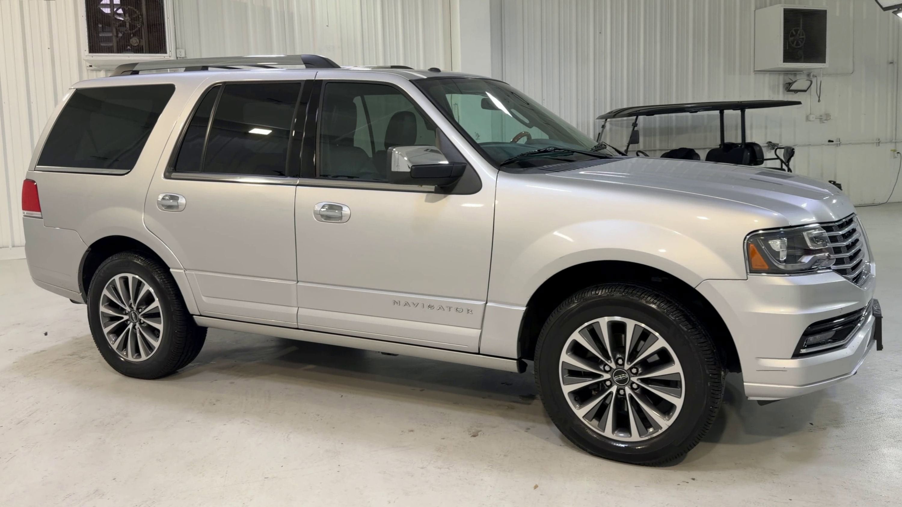 2015 Lincoln Navigator Base