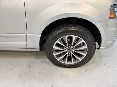 2015 Lincoln Navigator Base