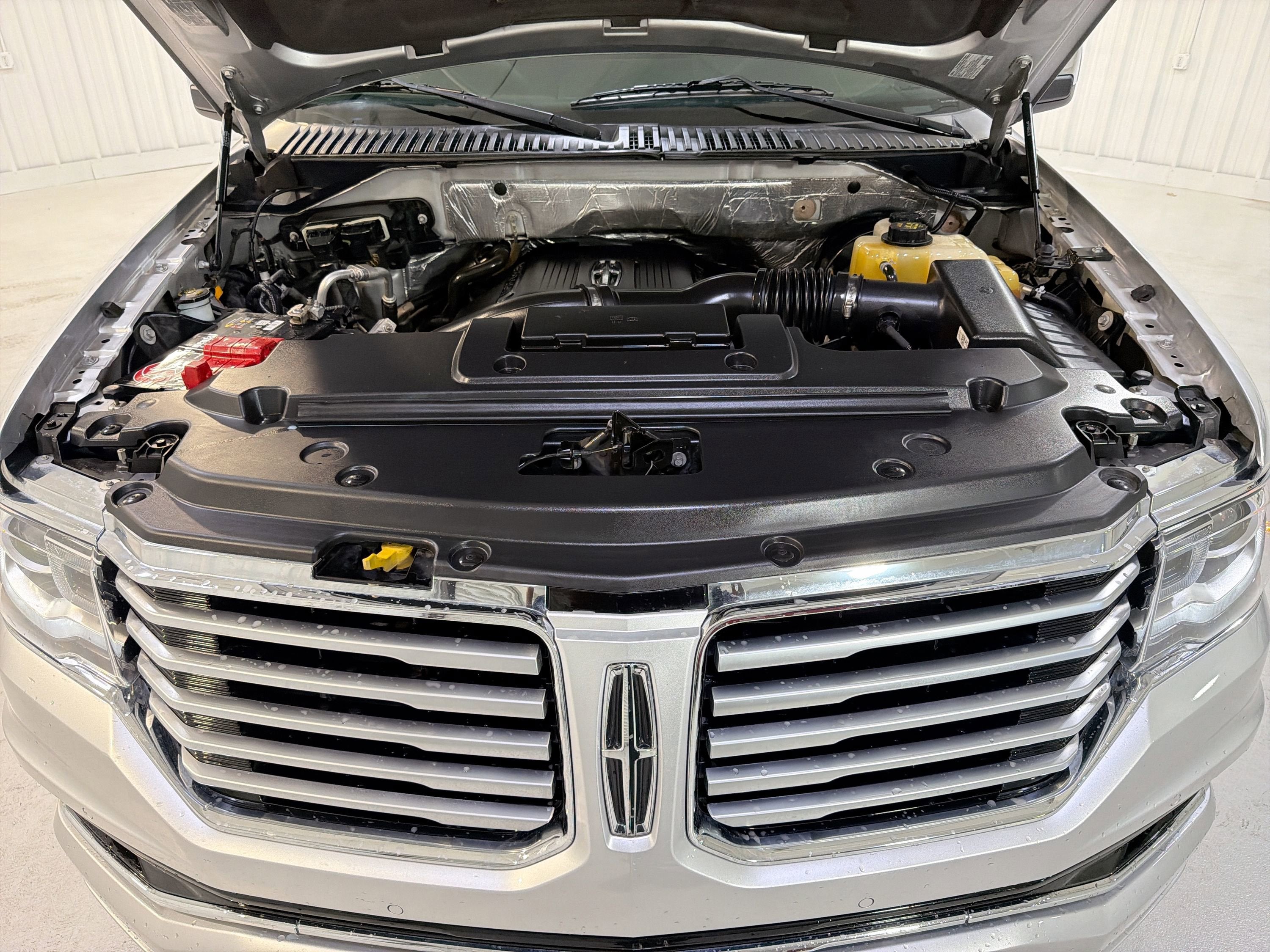 2015 Lincoln Navigator Base