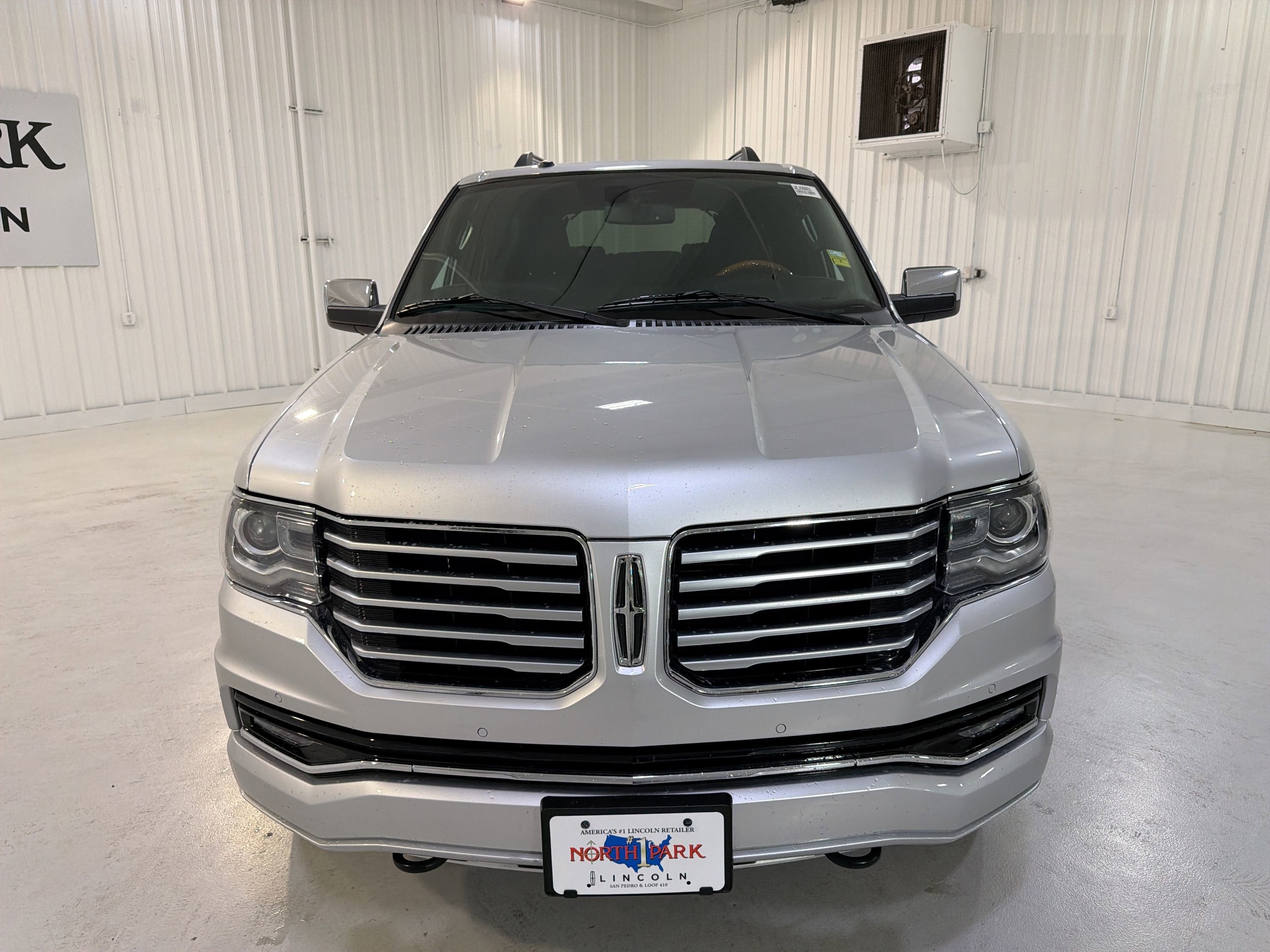 2015 Lincoln Navigator Base