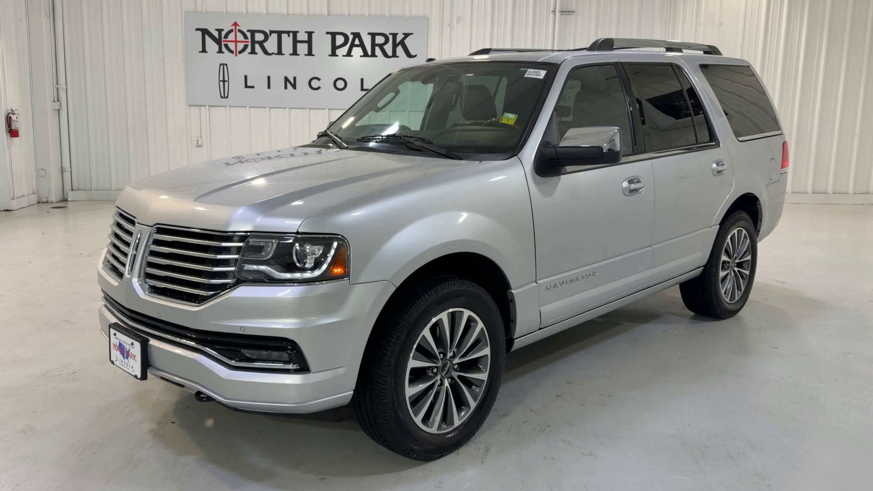 2015 Lincoln Navigator Base