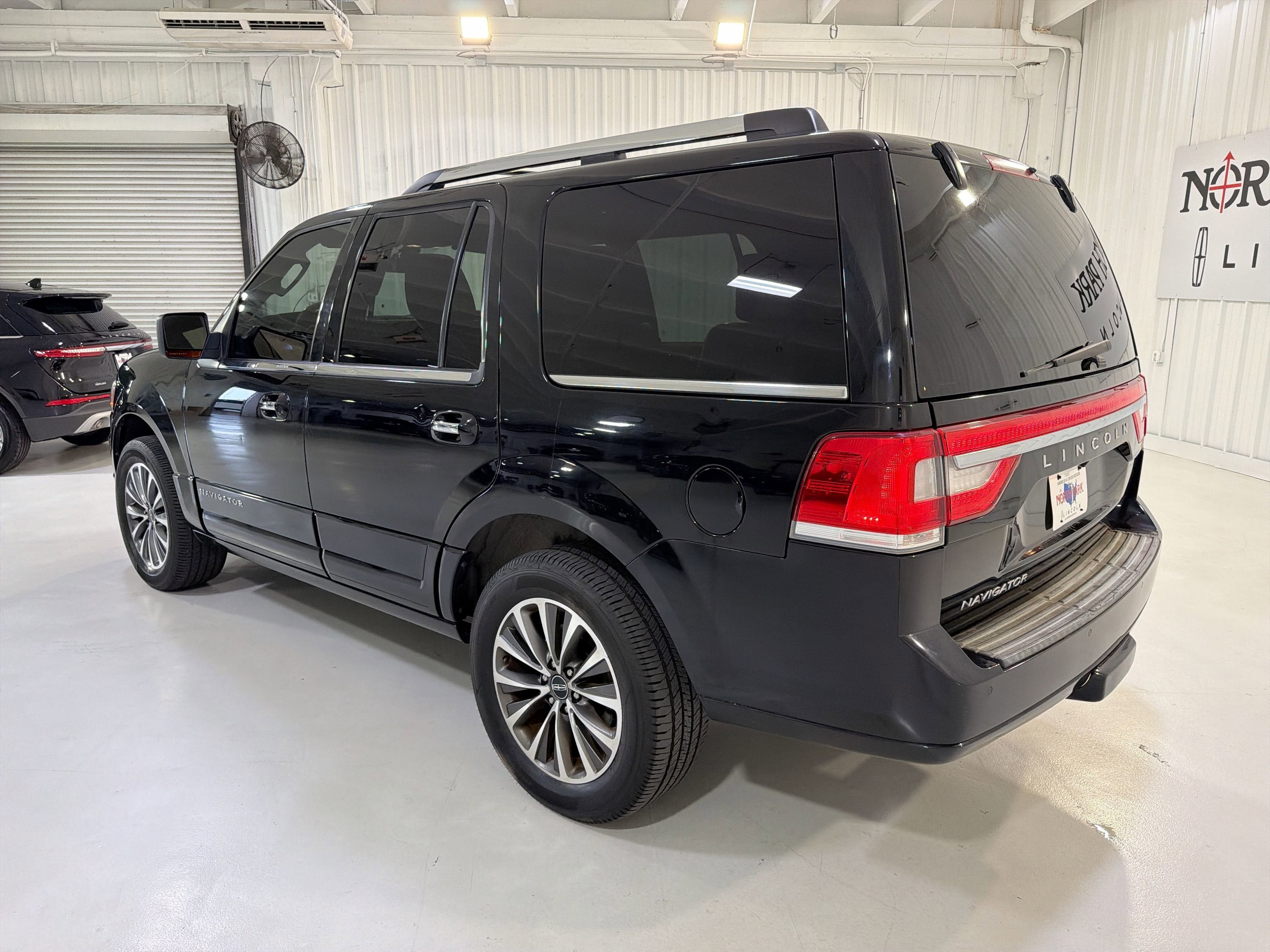 2017 Lincoln Navigator Select