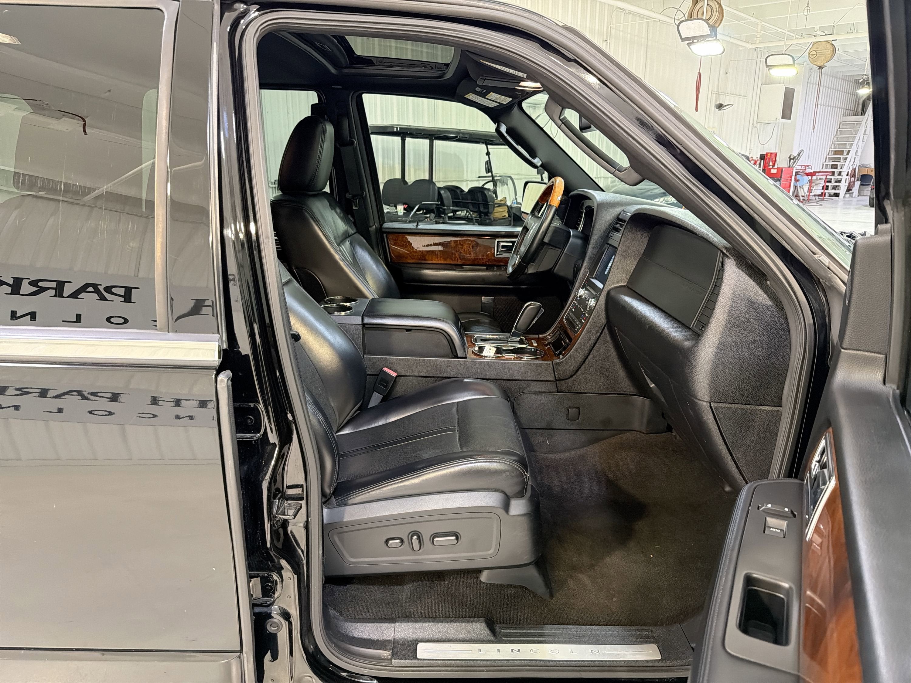 2017 Lincoln Navigator Select
