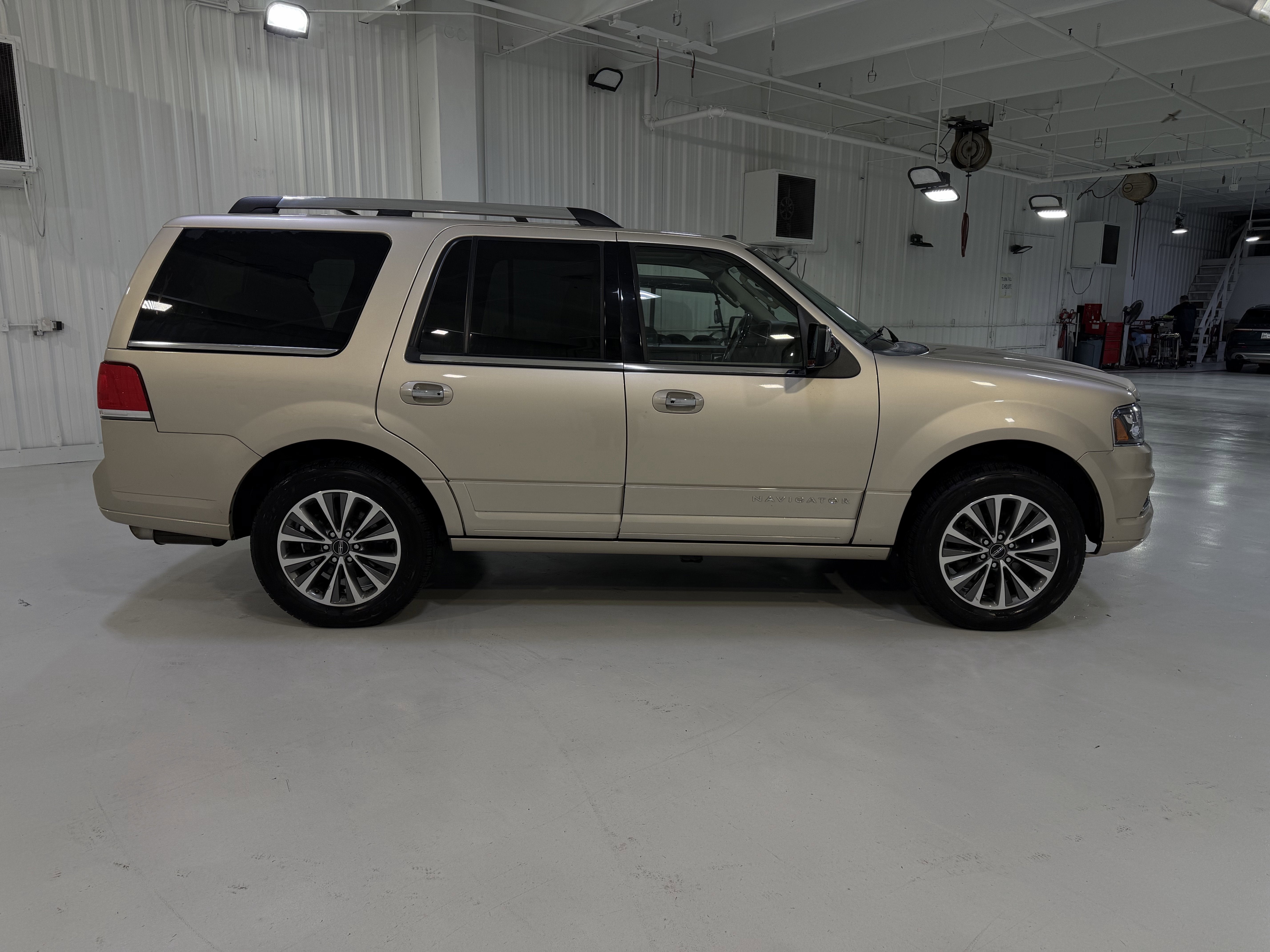 2017 Lincoln Navigator Select