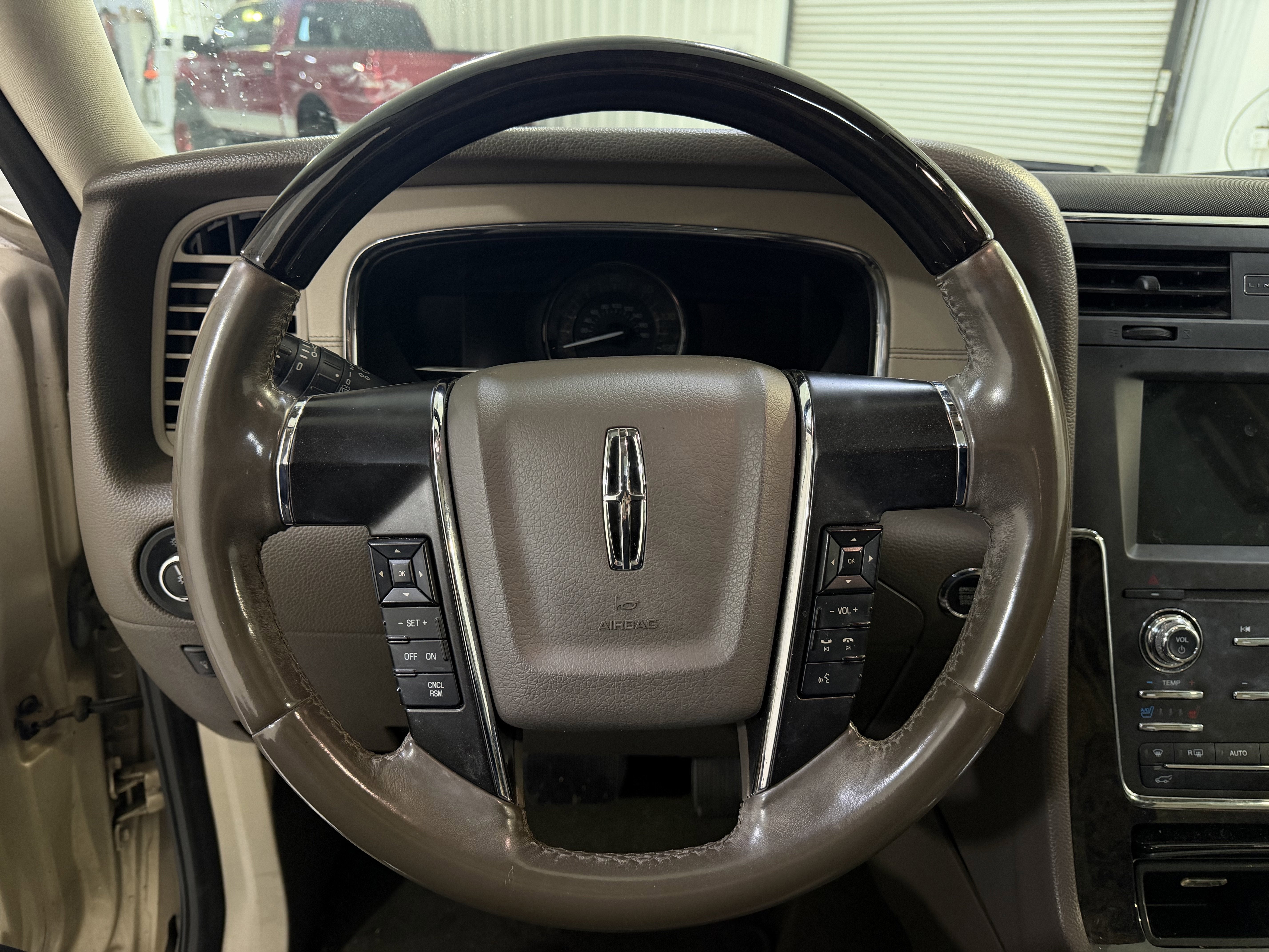 2017 Lincoln Navigator Select