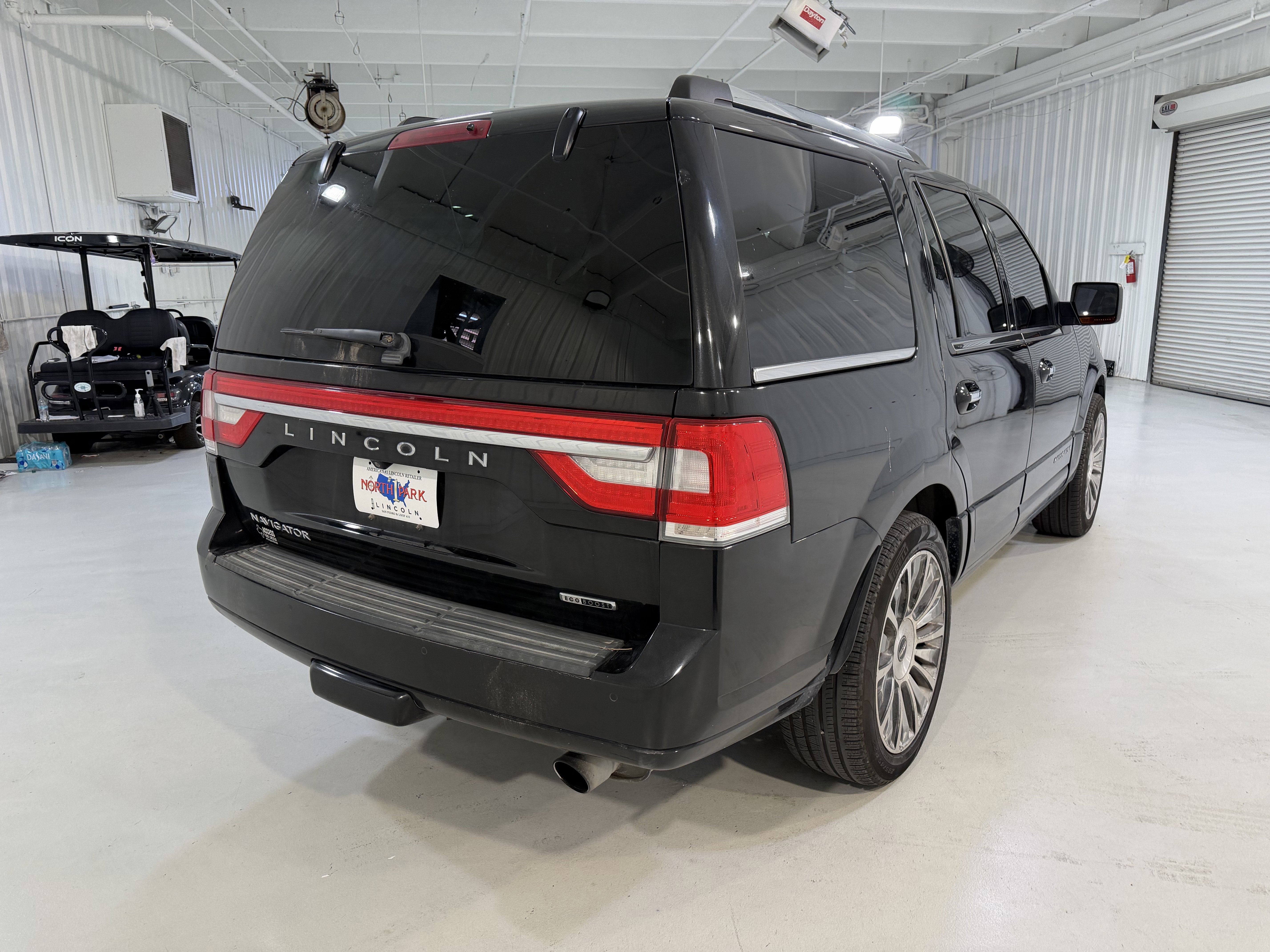 2015 Lincoln Navigator Base