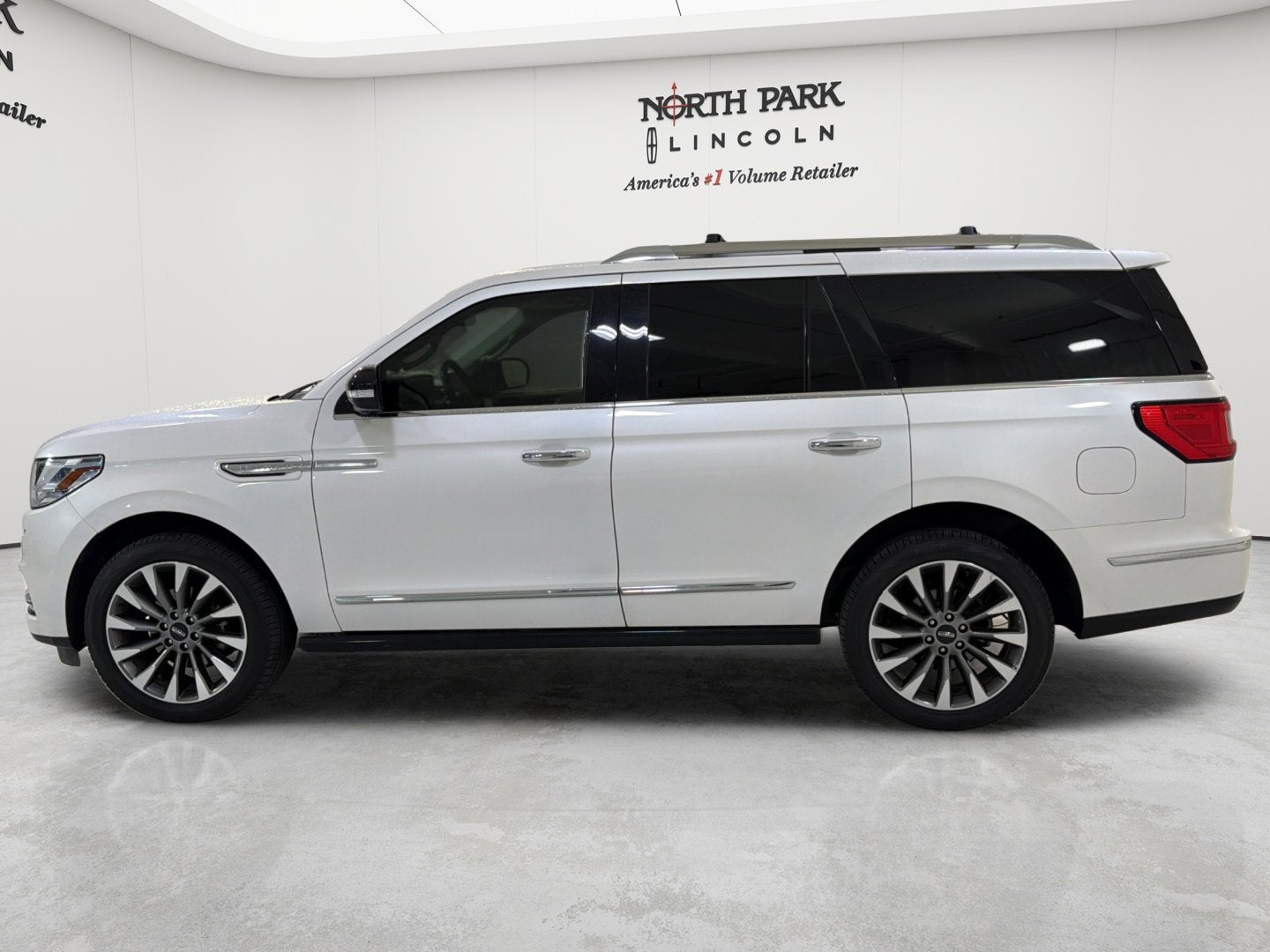 2019 Lincoln Navigator Select - Photo 11