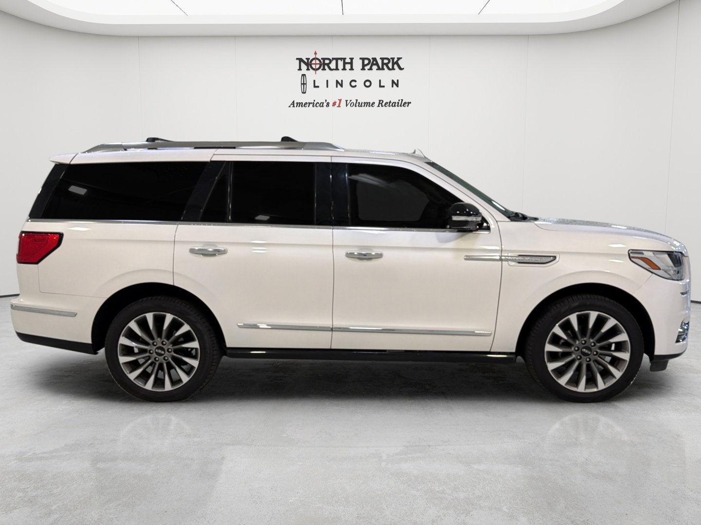 2019 Lincoln Navigator Select