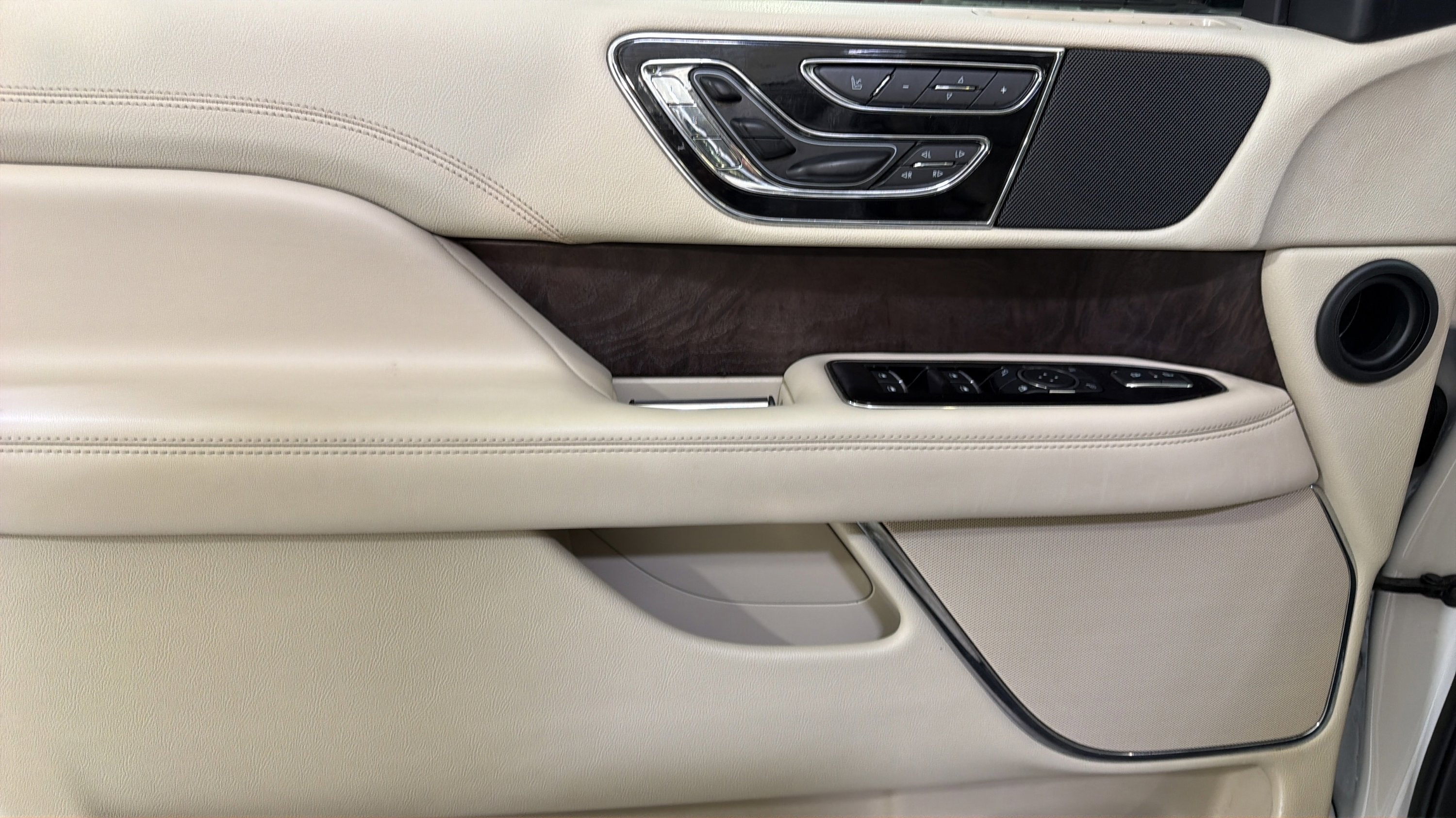 2019 Lincoln Navigator Select - Photo 22