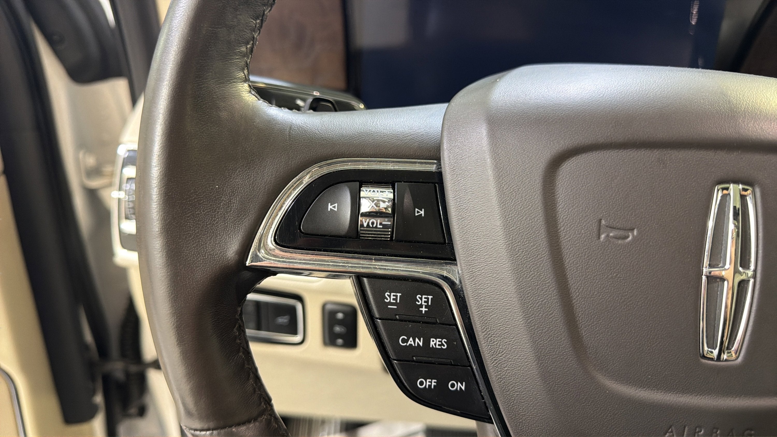 2019 Lincoln Navigator Select