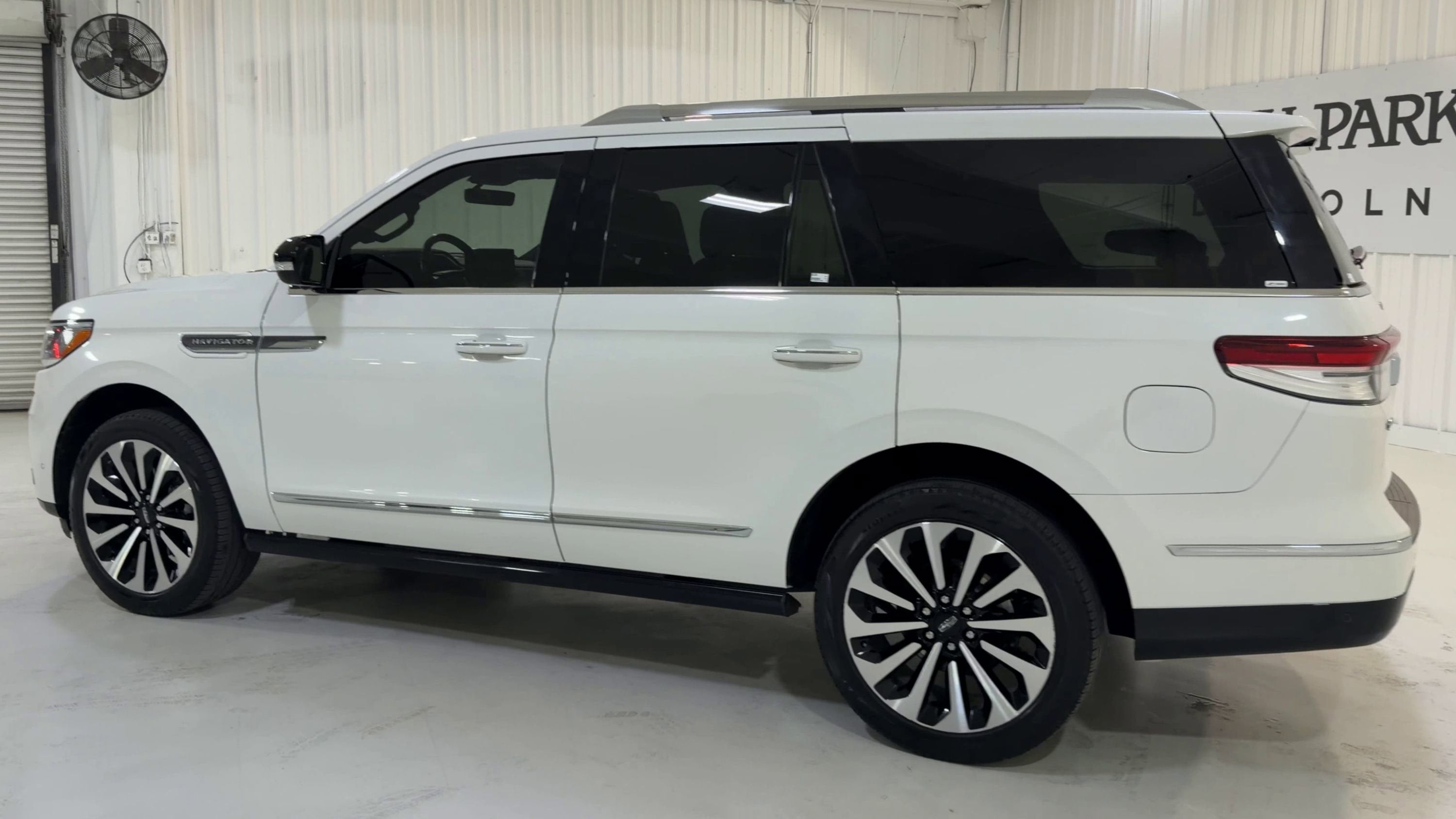 2023 Lincoln Navigator Reserve