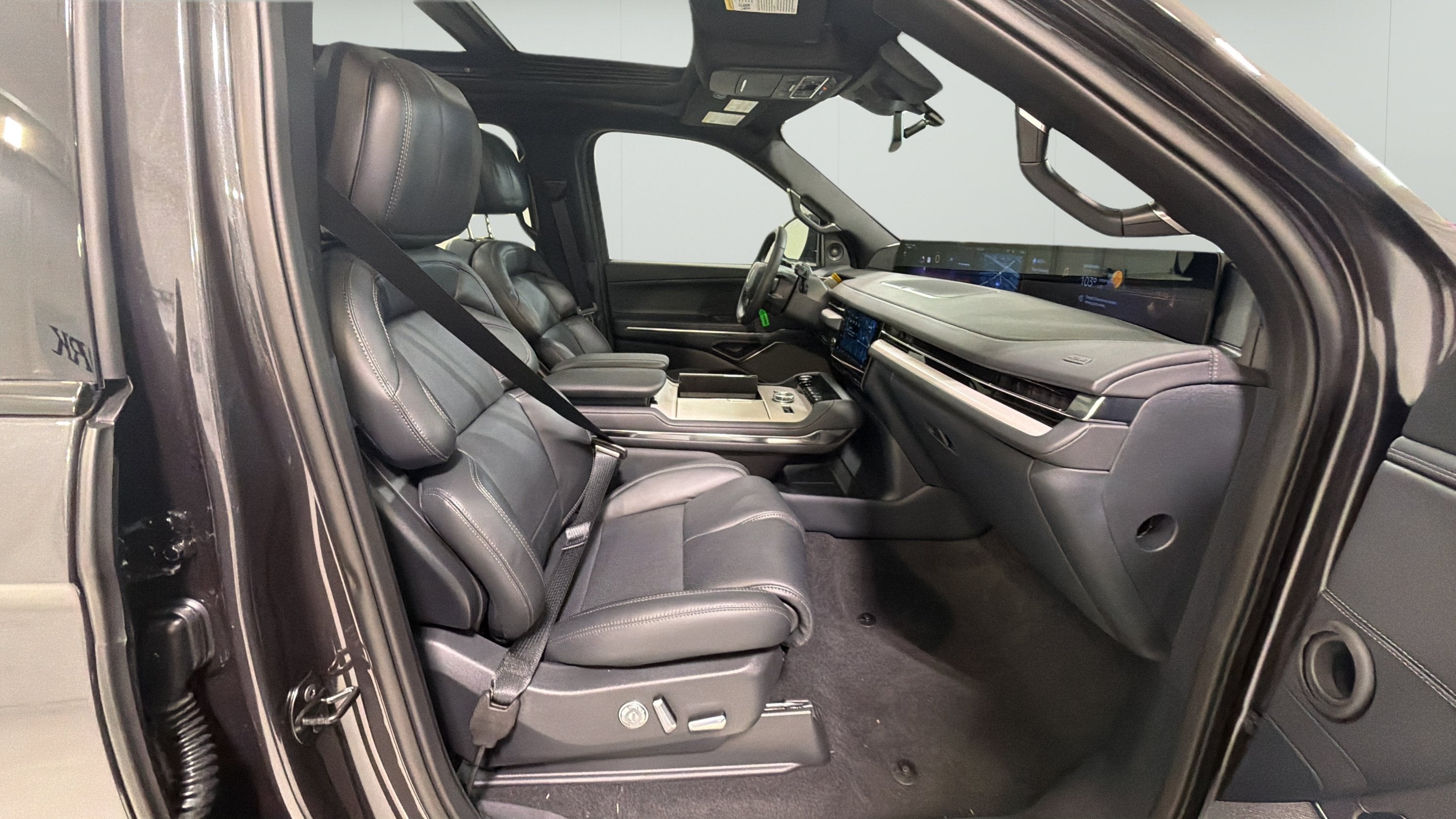 2027 Lincoln Navigator Reserve