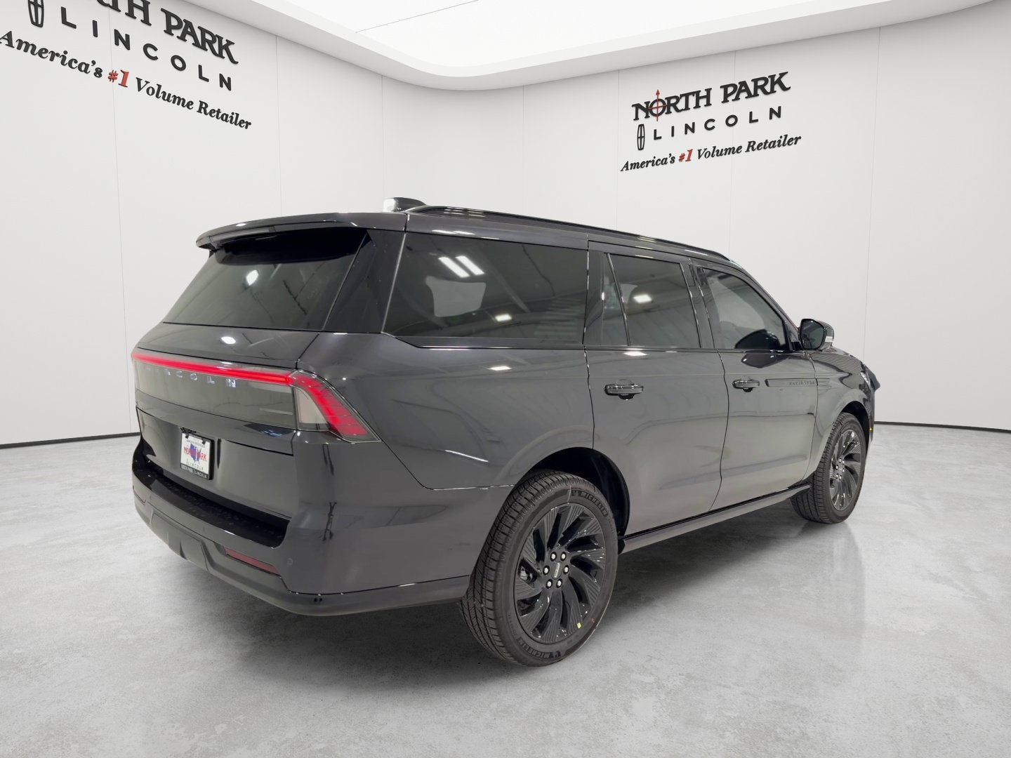 2027 Lincoln Navigator Reserve