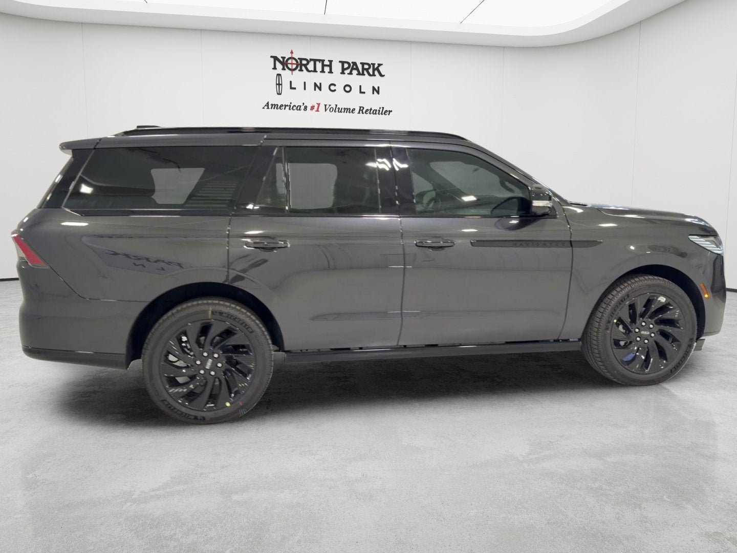 2027 Lincoln Navigator Reserve