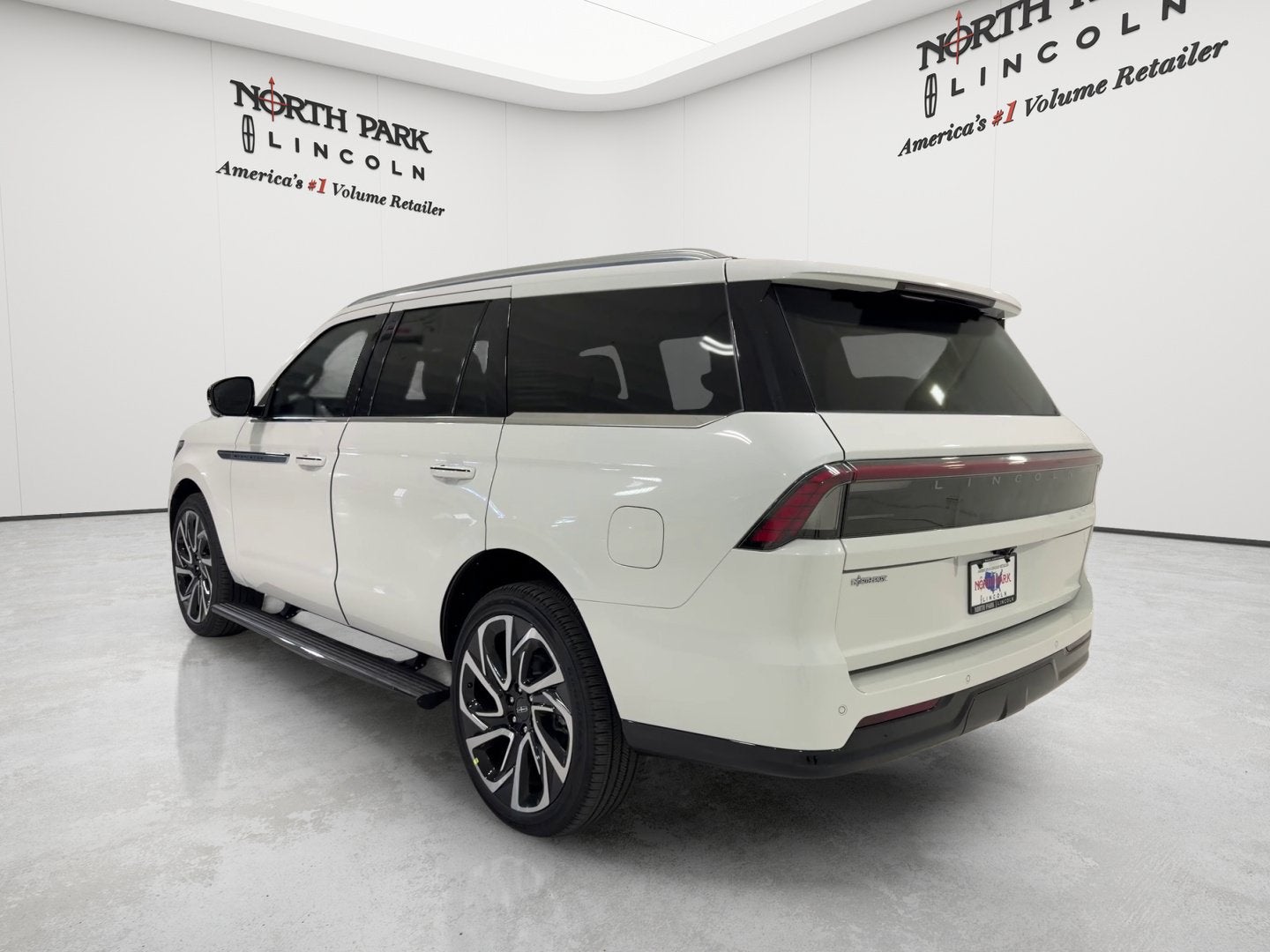 2027 Lincoln Navigator Reserve