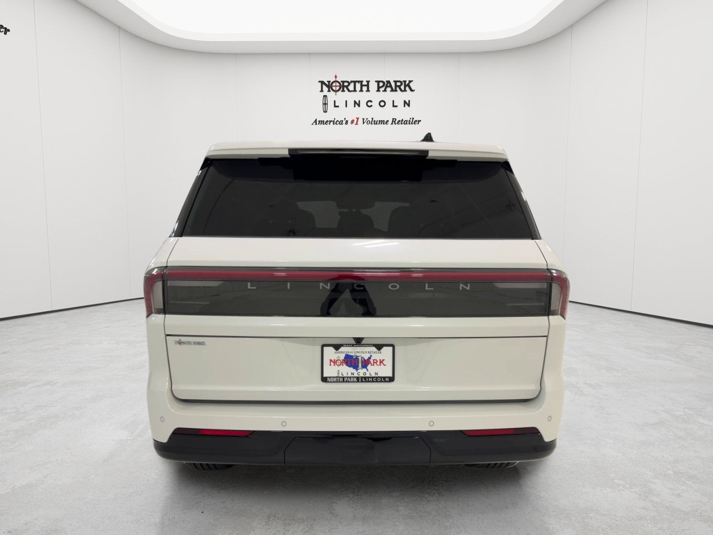 2027 Lincoln Navigator Reserve