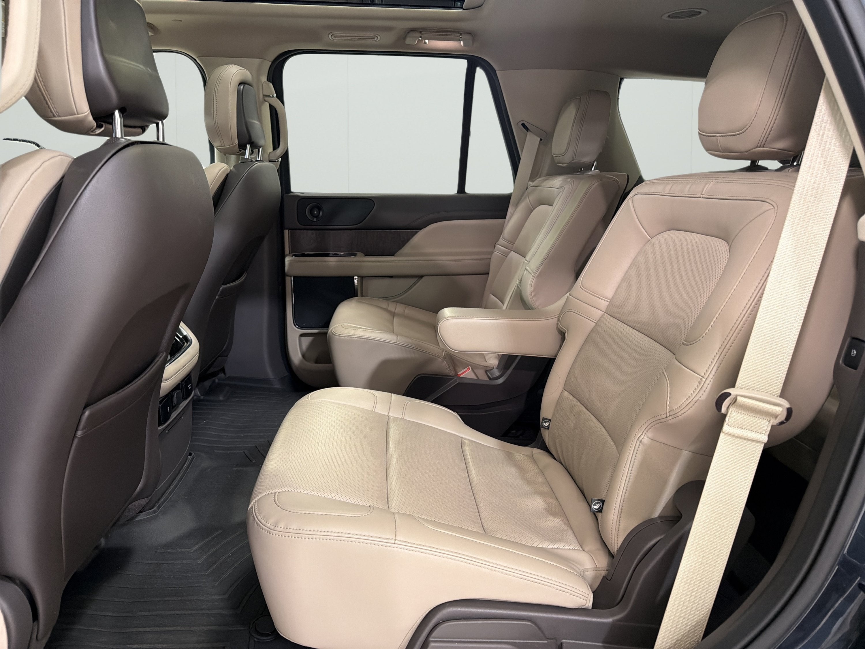 2022 Lincoln Navigator Standard