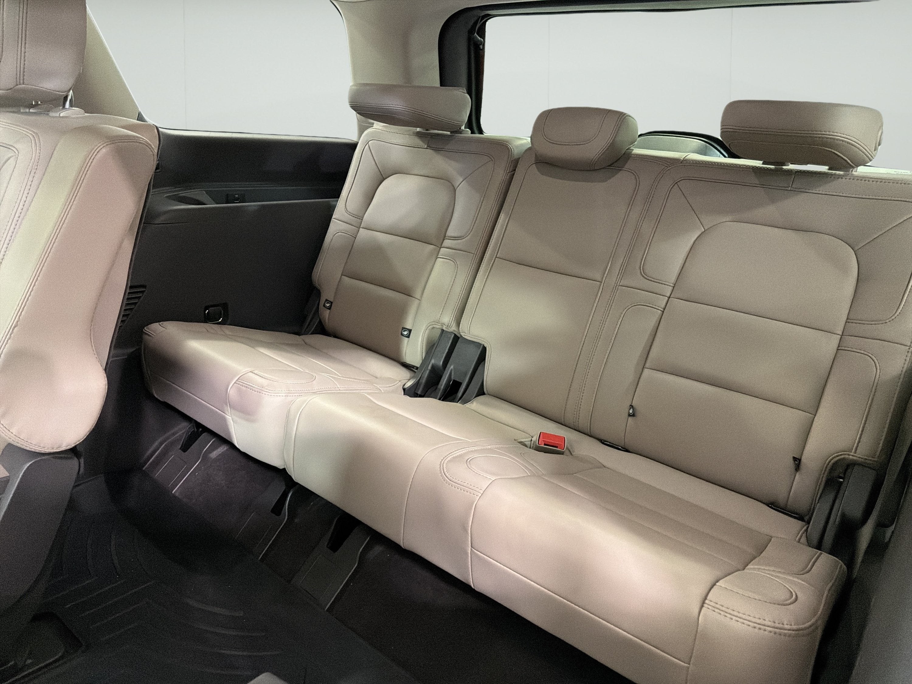 2022 Lincoln Navigator Standard