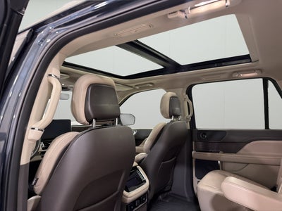 2022 Lincoln Navigator Standard
