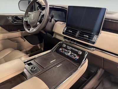 2022 Lincoln Navigator Standard
