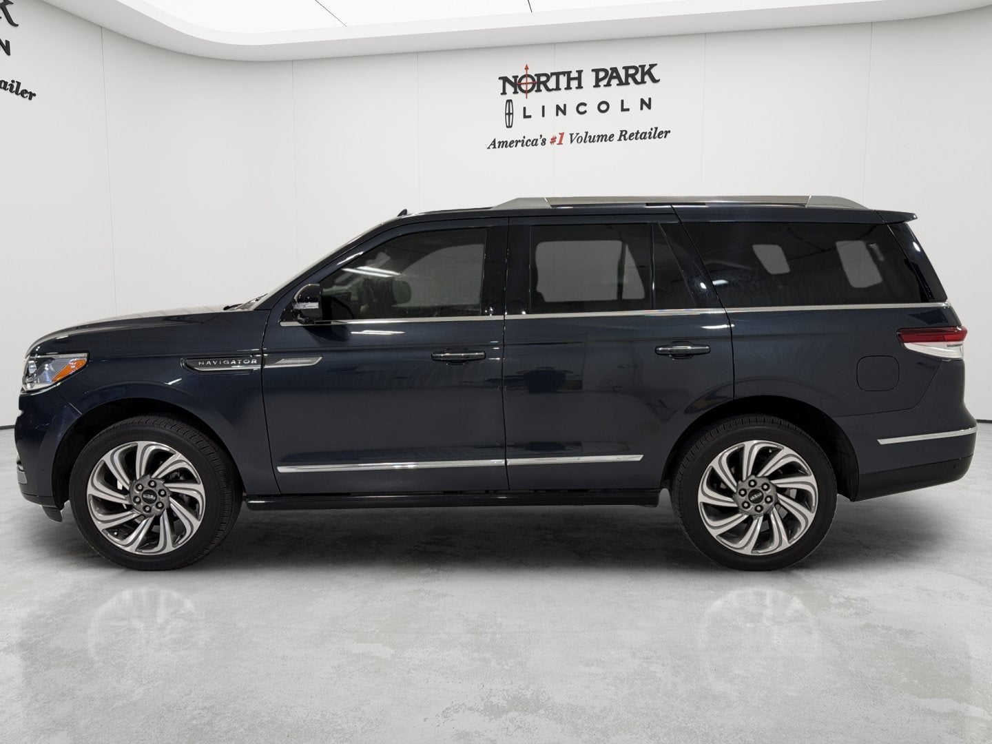 2022 Lincoln Navigator Standard