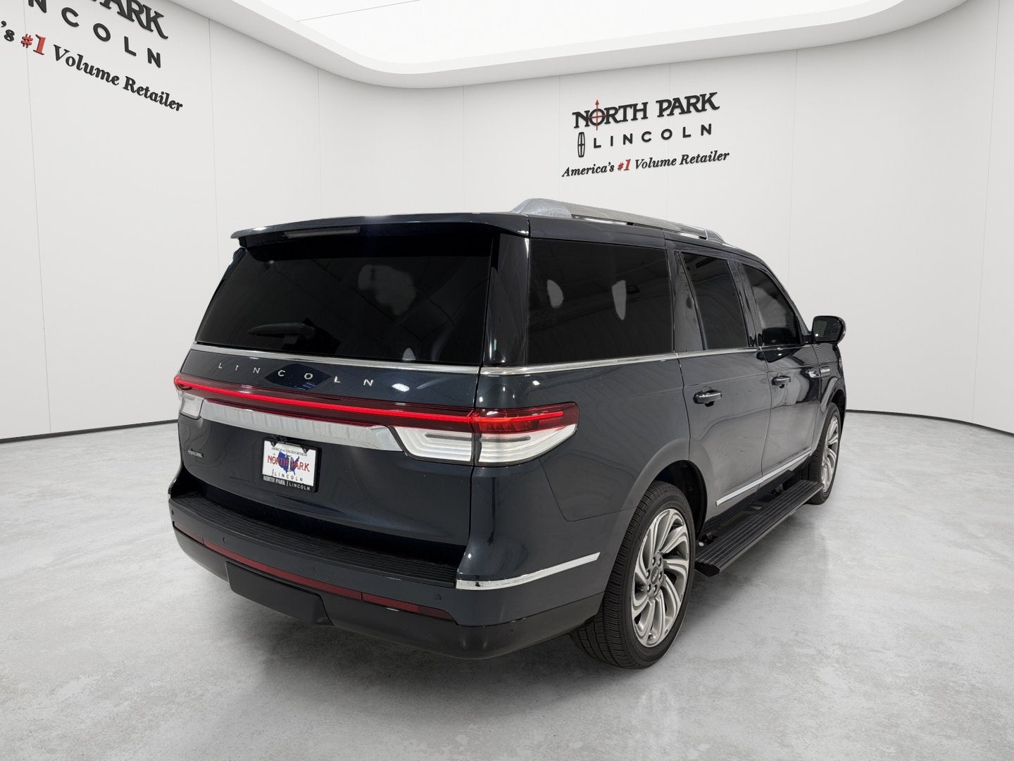 2022 Lincoln Navigator Standard