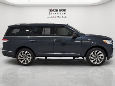 2022 Lincoln Navigator Standard