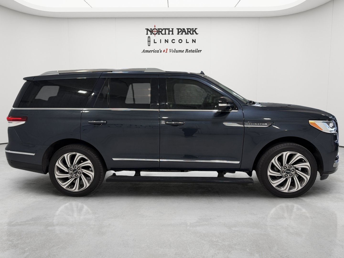 2022 Lincoln Navigator Standard