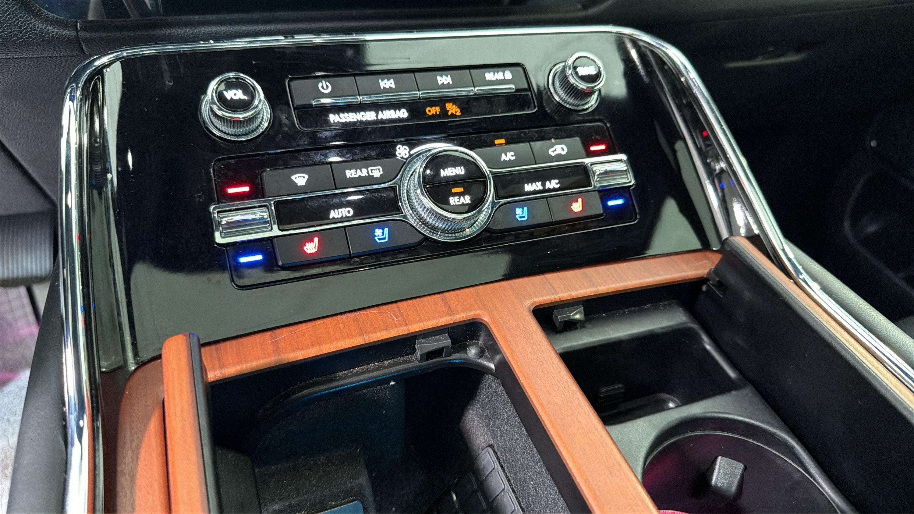2023 Lincoln Navigator Standard