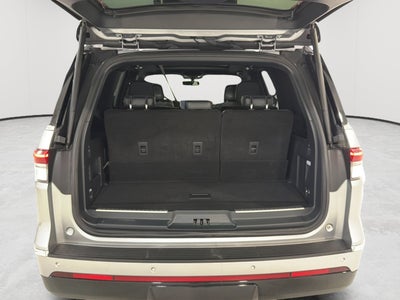 2023 Lincoln Navigator Standard
