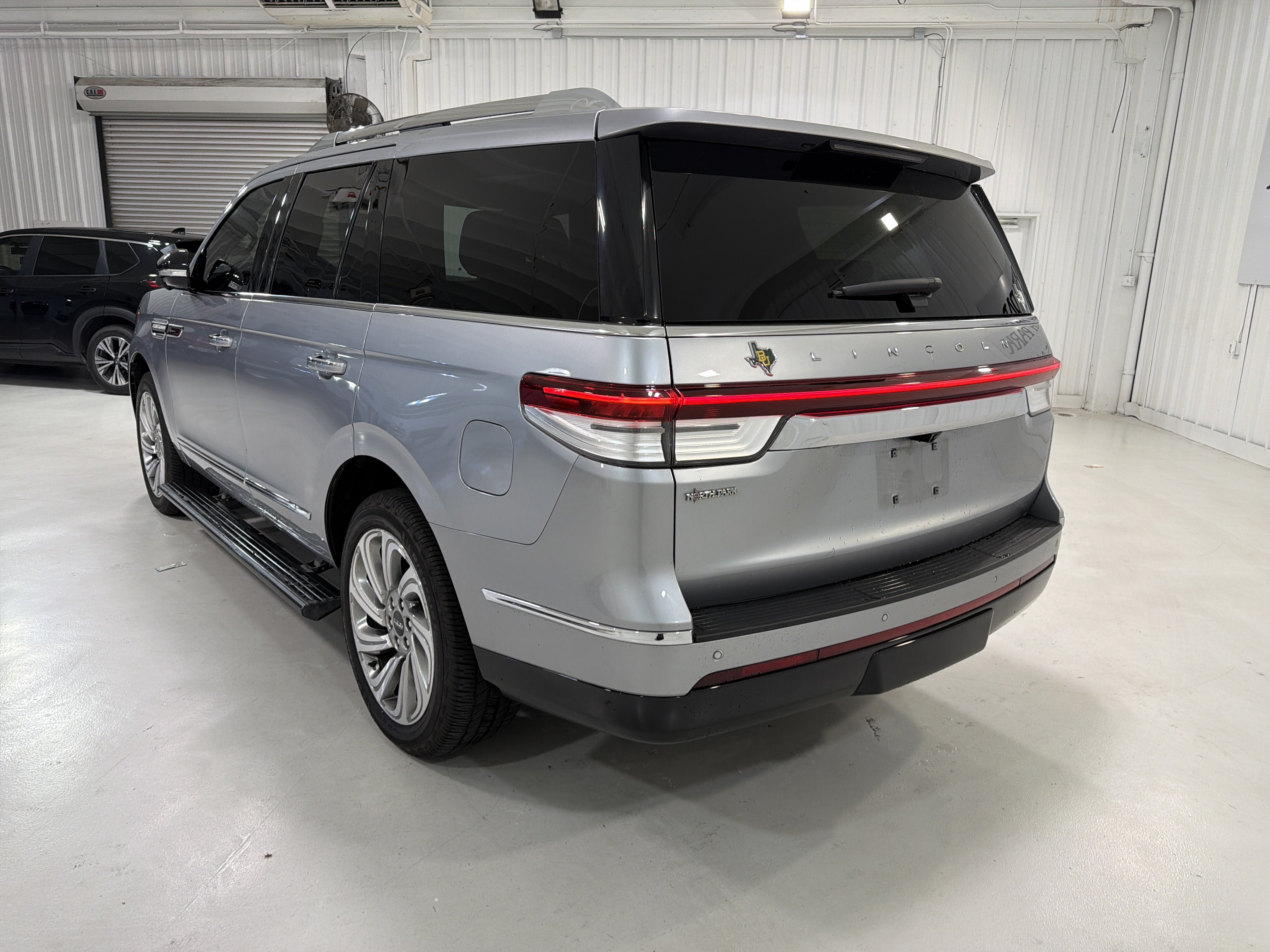 2023 Lincoln Navigator Standard