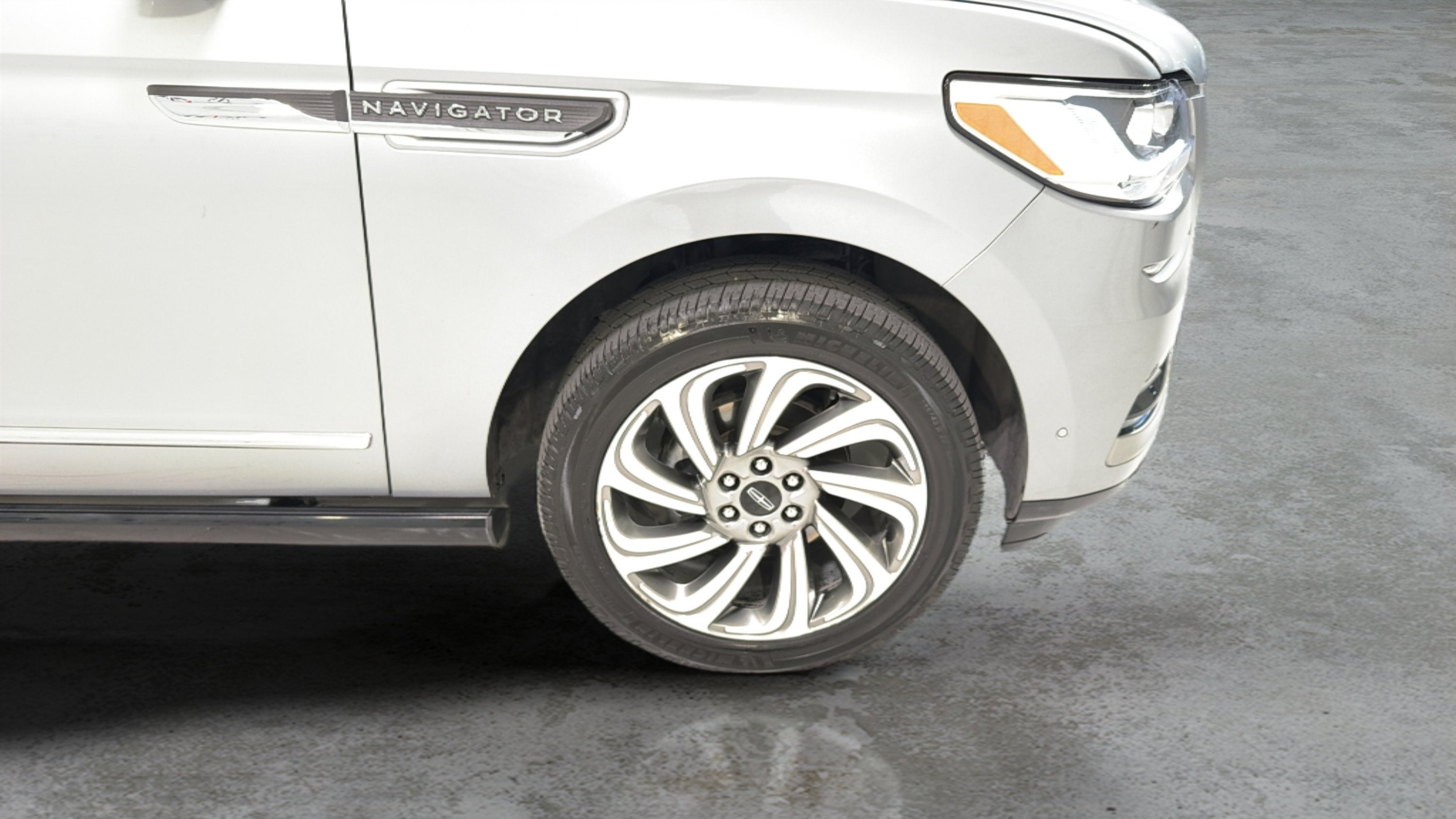 2023 Lincoln Navigator Standard