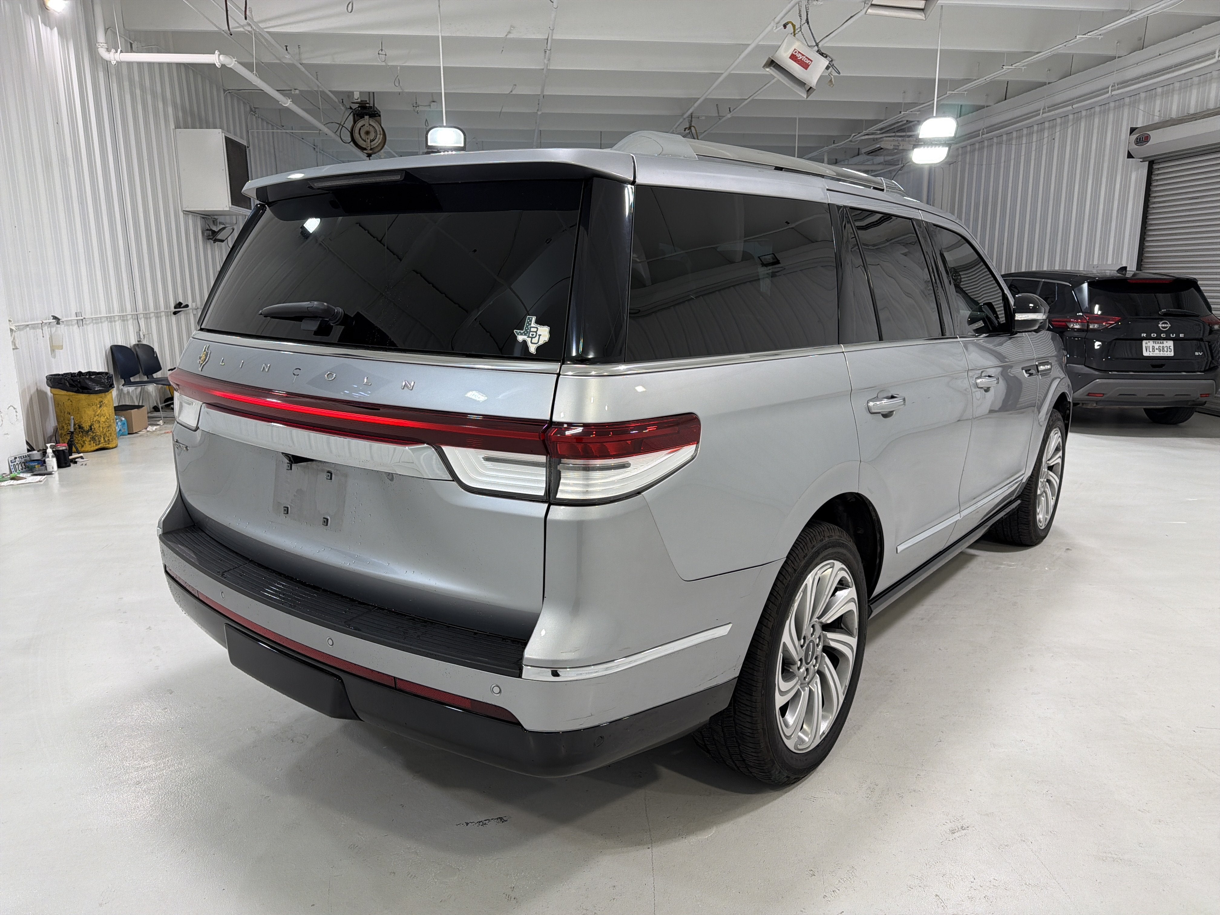 2023 Lincoln Navigator Standard