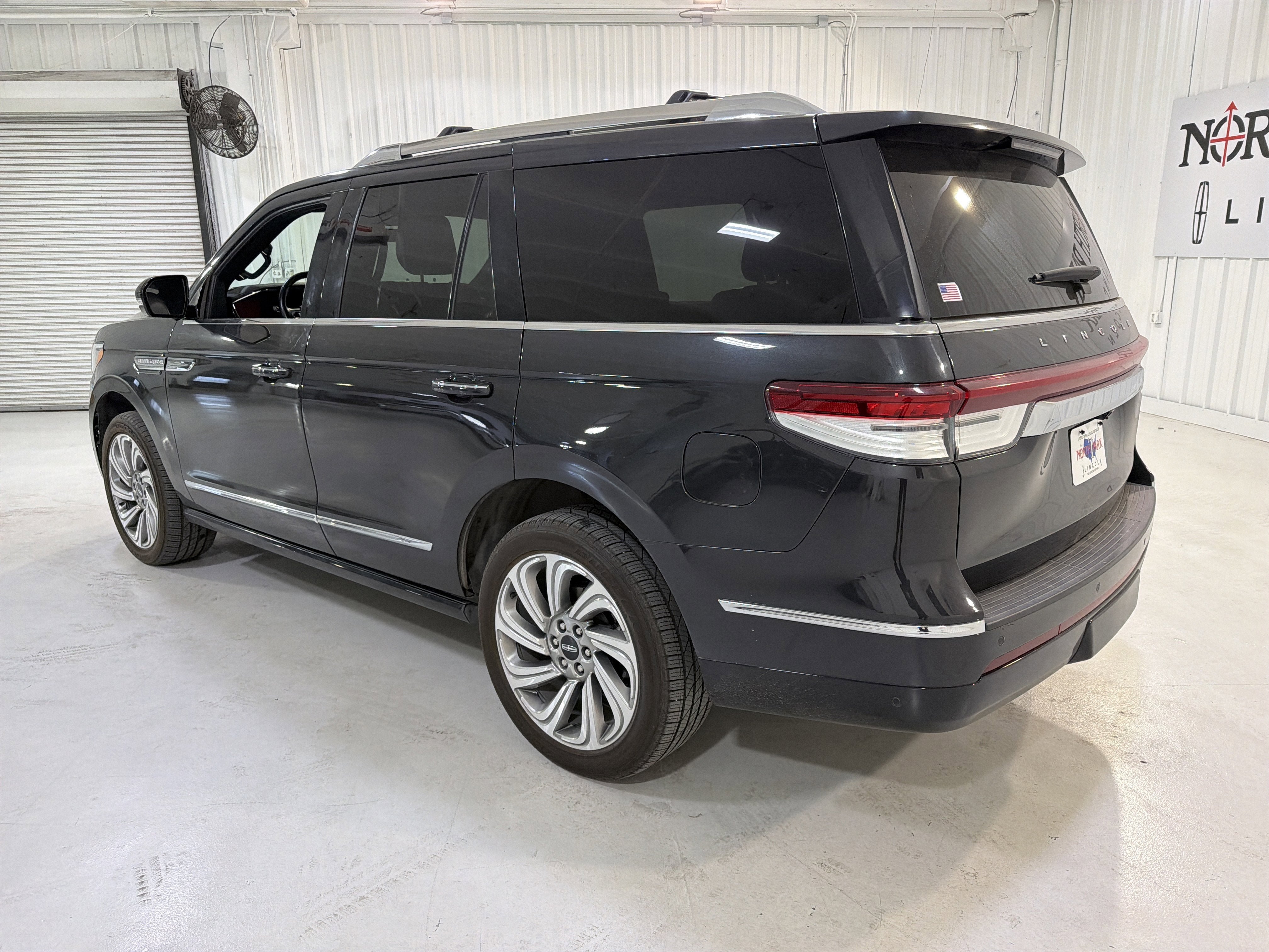 2022 Lincoln Navigator Standard