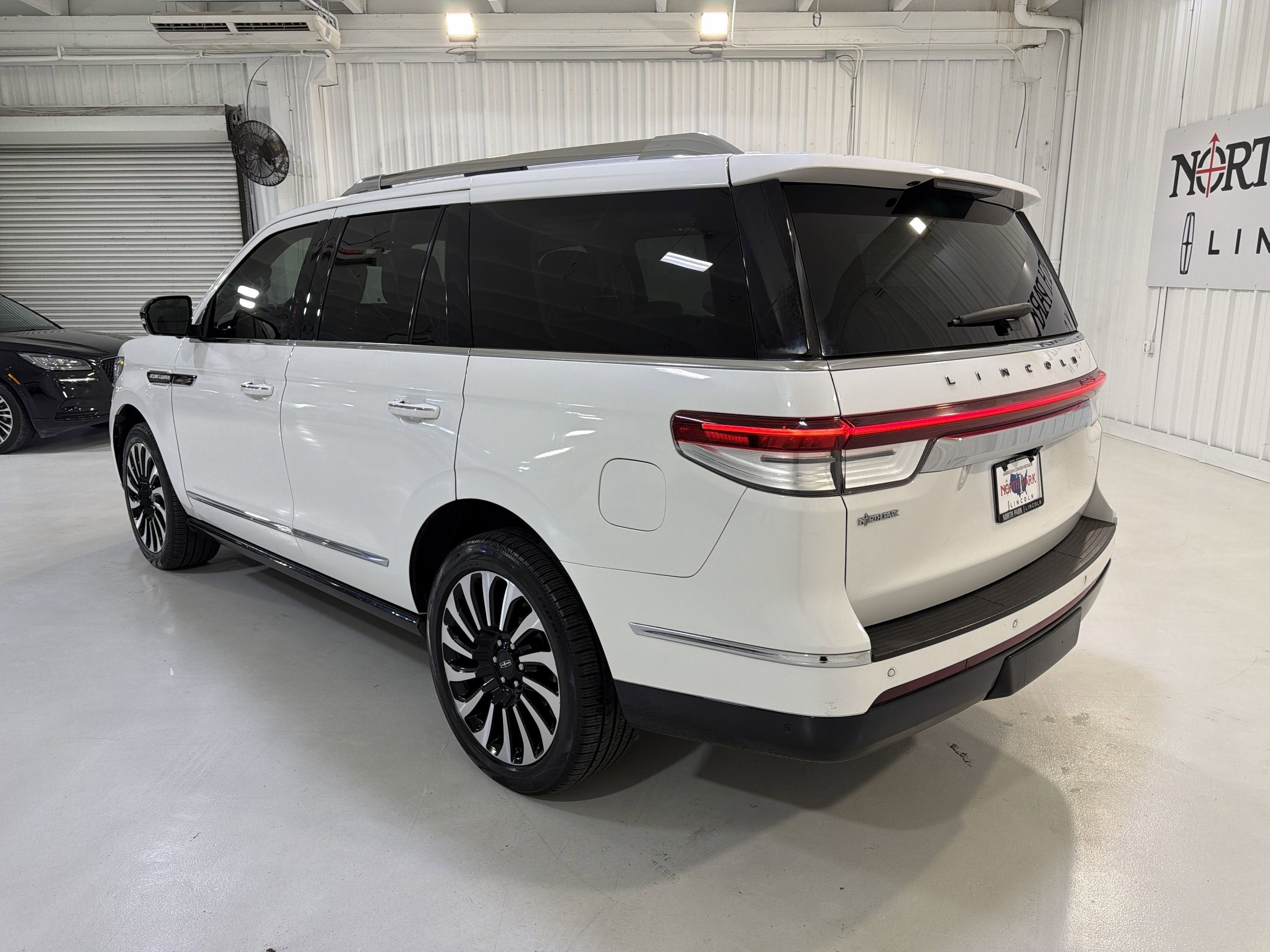 2023 Lincoln Navigator Black Label