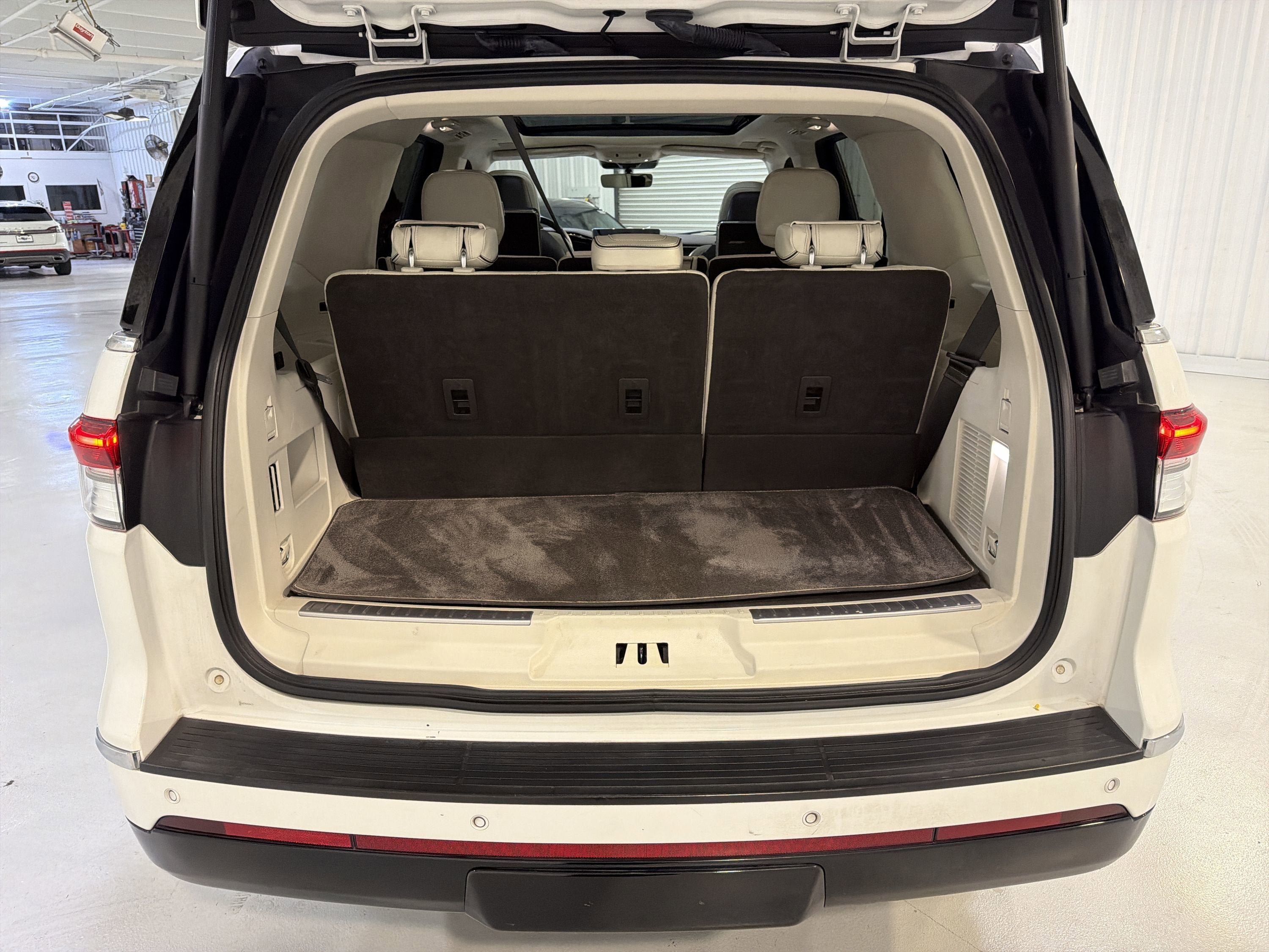 2023 Lincoln Navigator Black Label