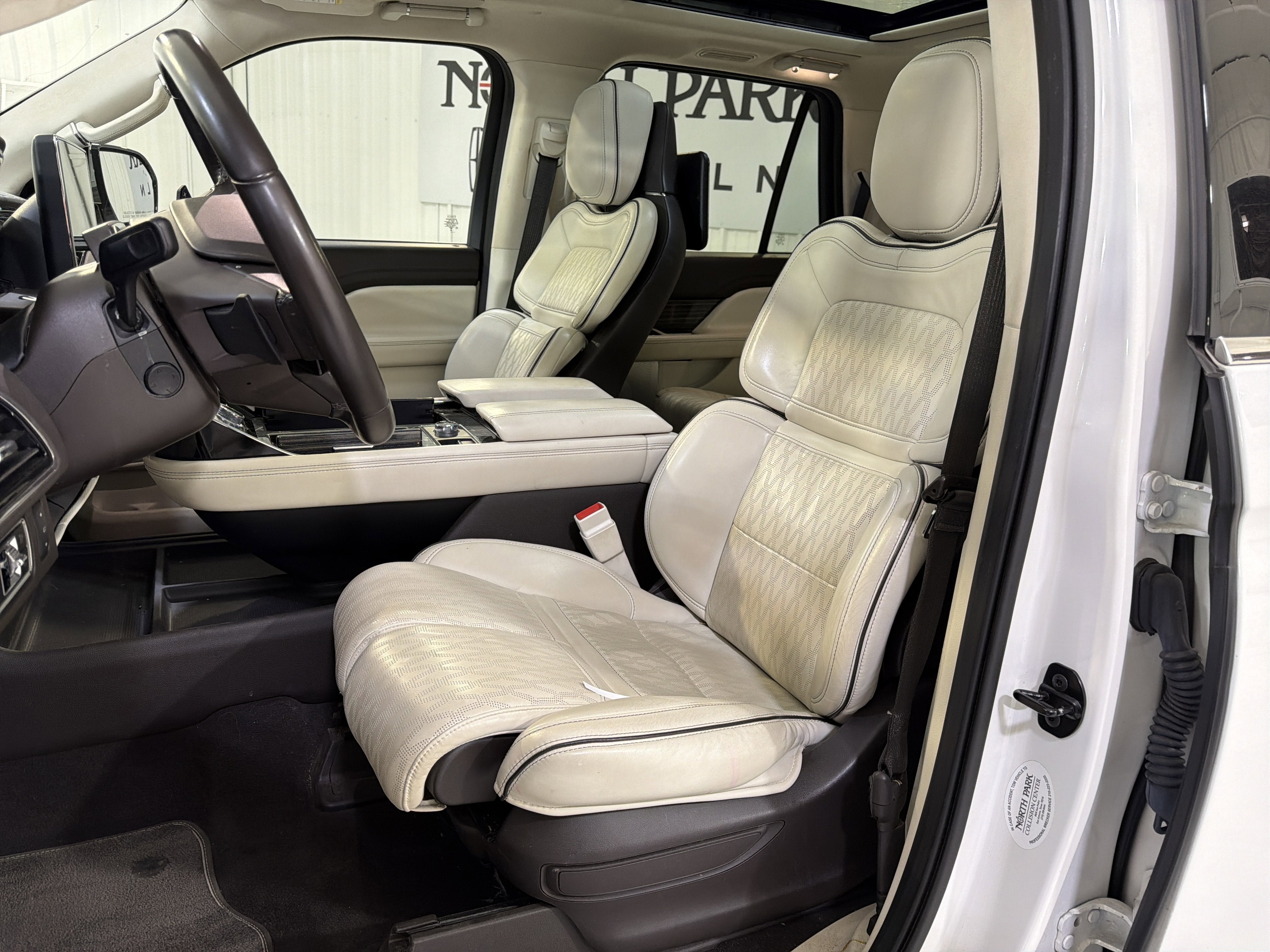 2023 Lincoln Navigator Black Label