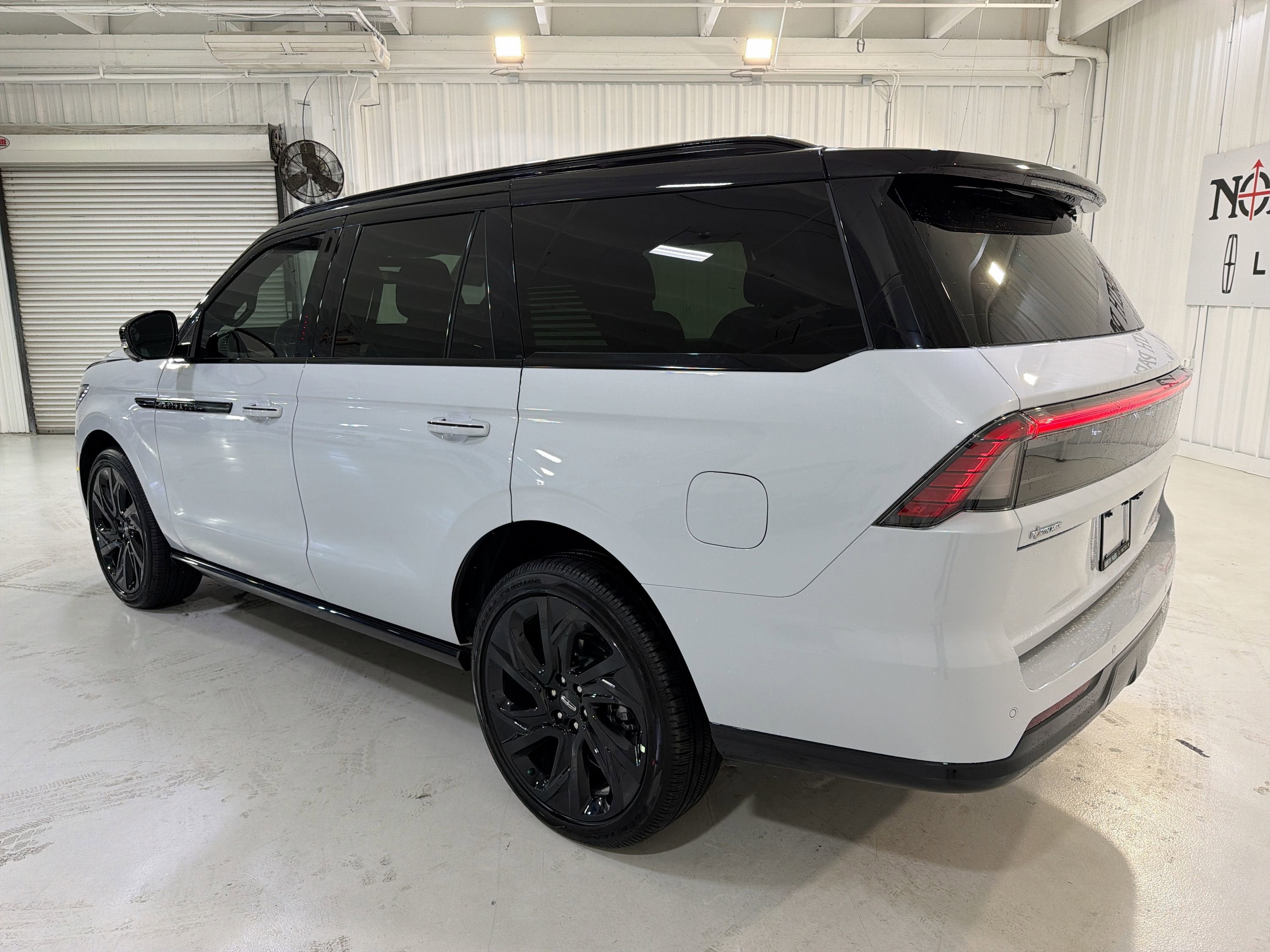 2025 Lincoln Navigator Black Label