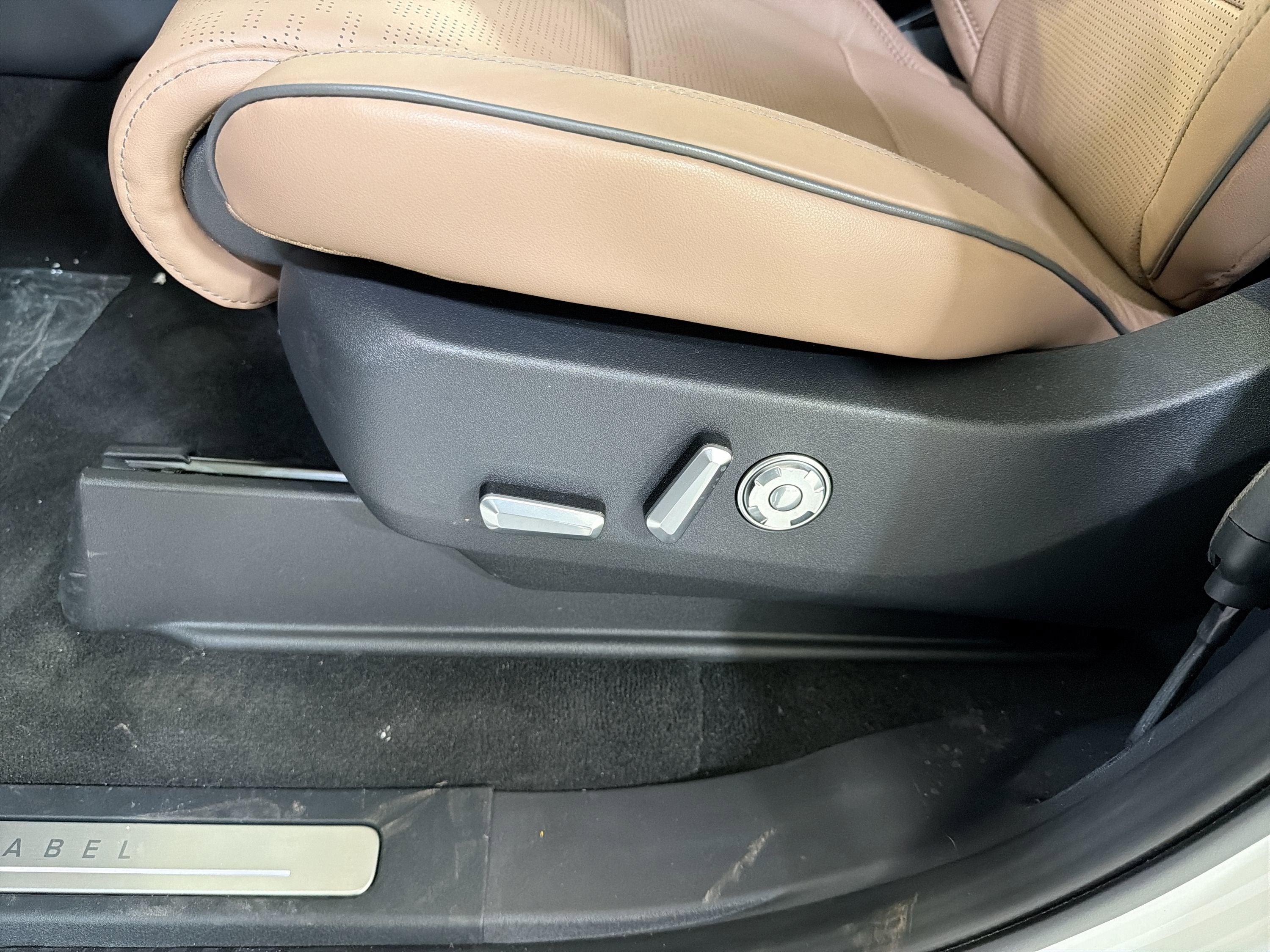 2025 Lincoln Navigator Black Label