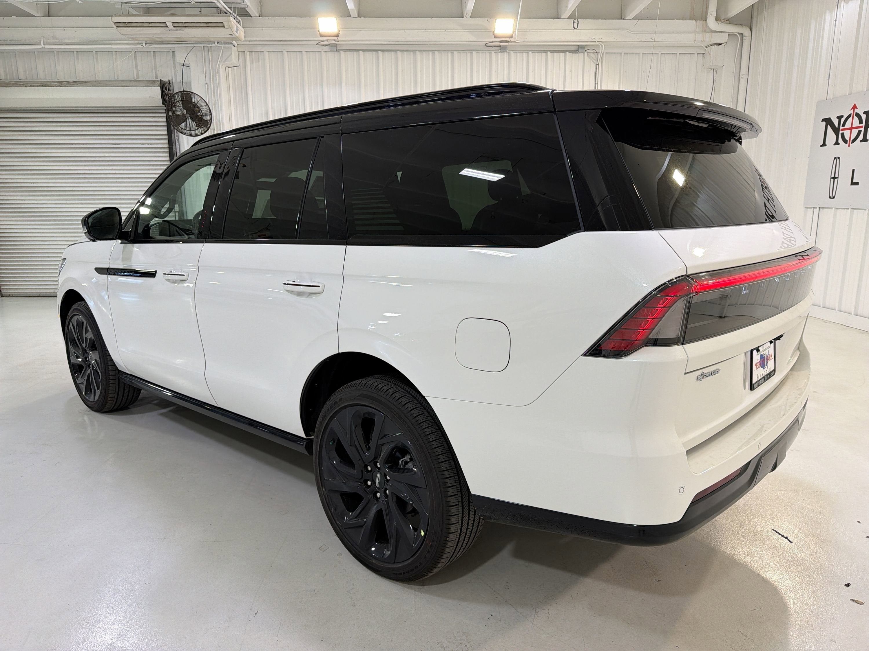 2025 Lincoln Navigator Black Label